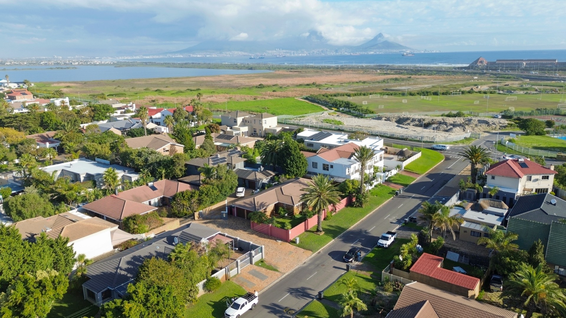 Spacious Family Haven in Flamingo Vlei
