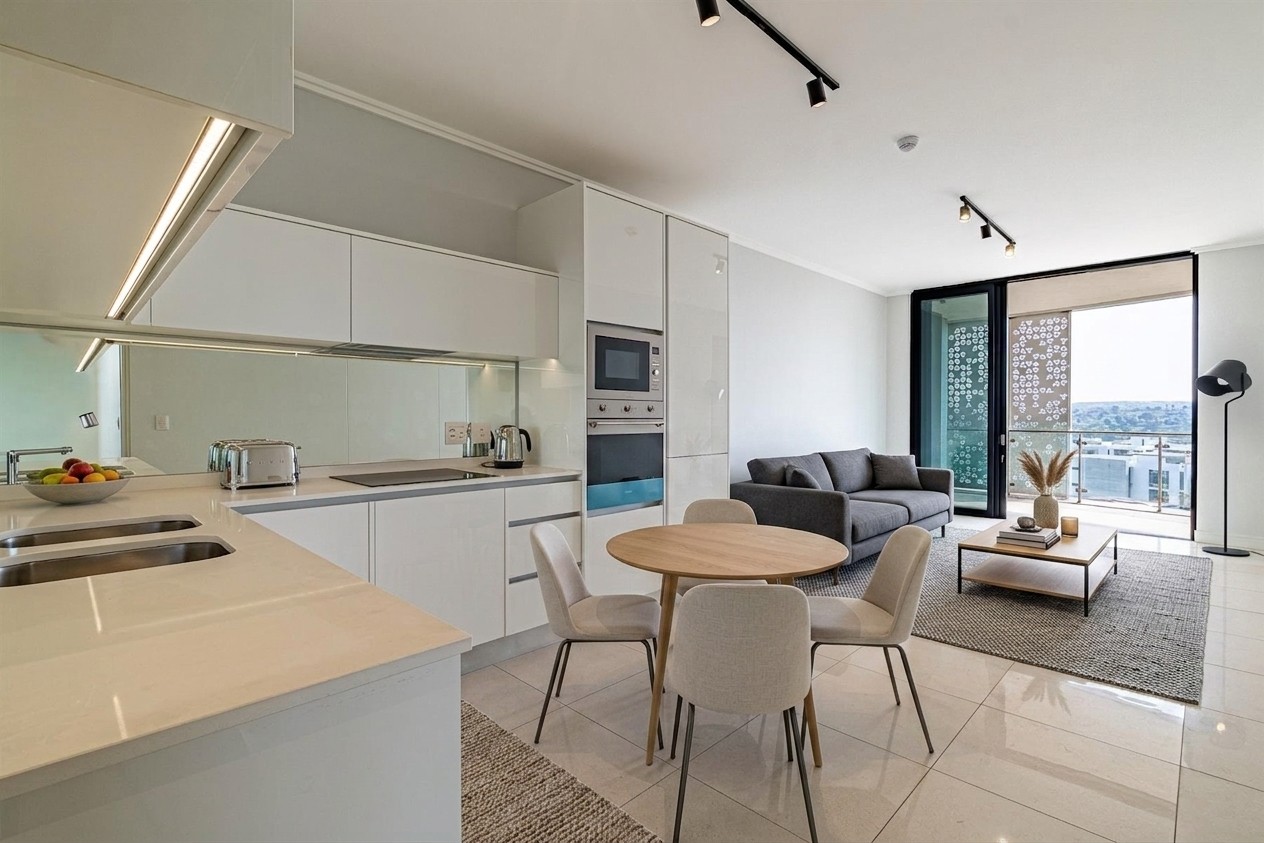 Luxury 2 Bed, 2 Bath Apartment For Rent in Waterfall, Midrand