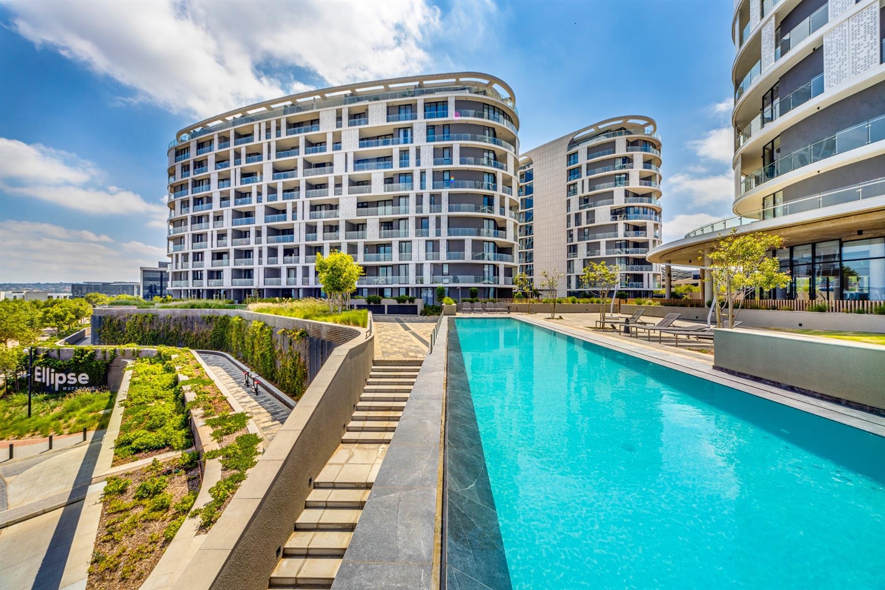 Luxury 2 Bed, 2 Bath Apartment For Rent in Waterfall, Midrand