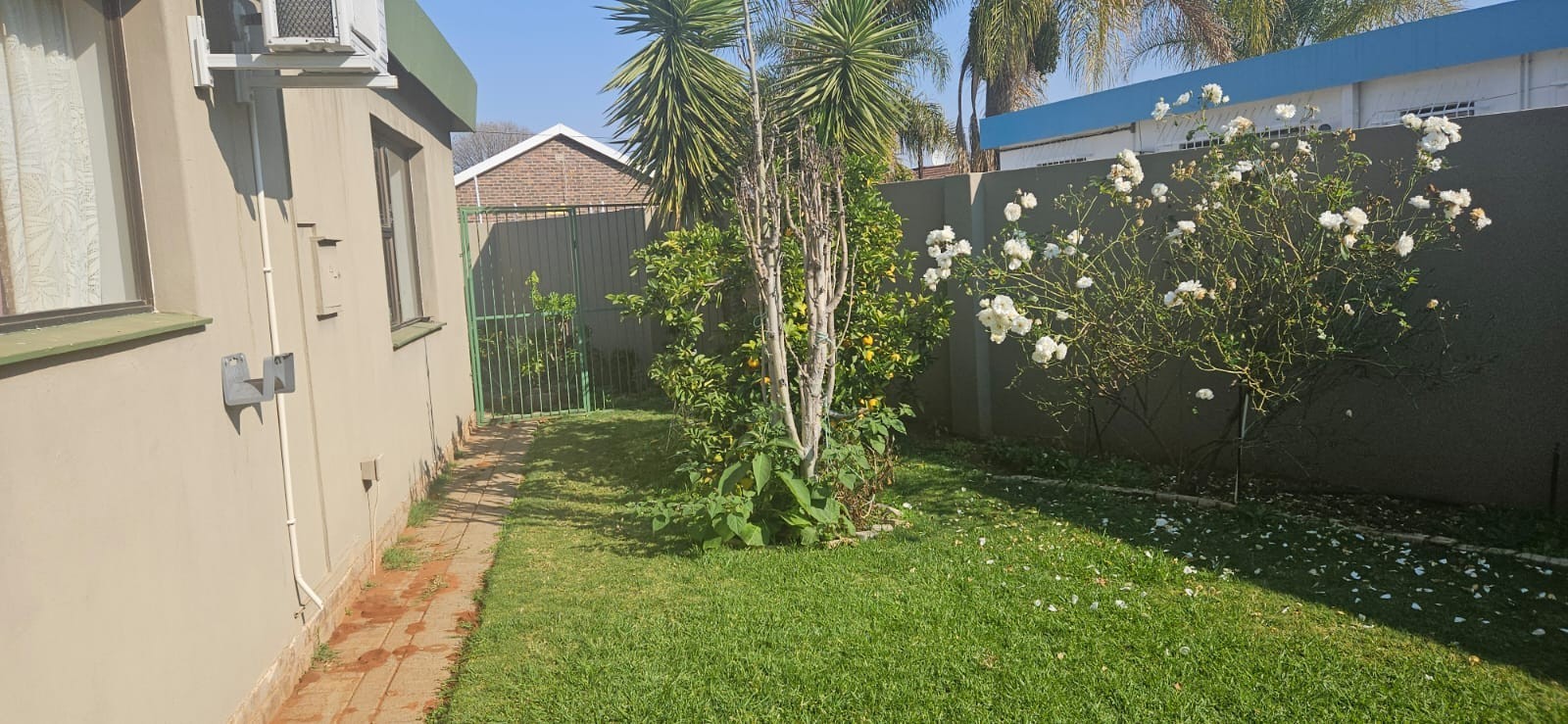 House in complex with flatlet.
