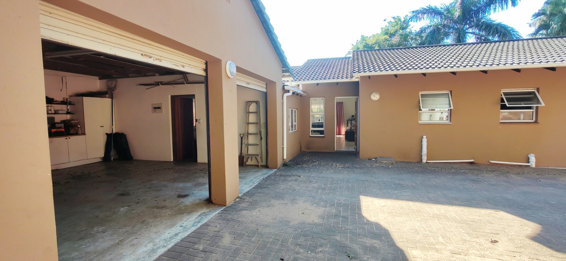 Spacious 4 bedroom House For Sale in Uvongo, Margate, KwaZulu Natal