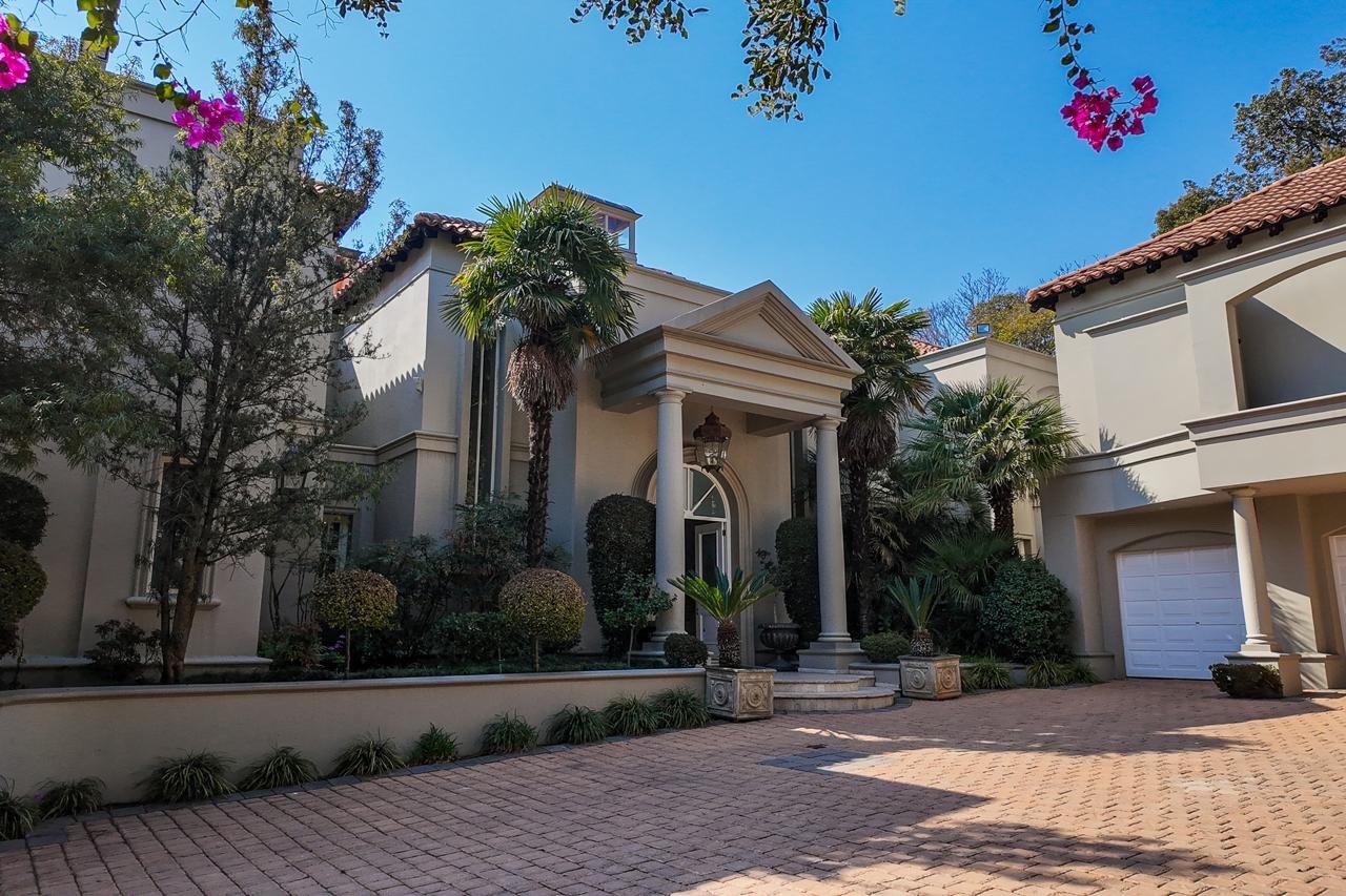 House To Rent in Sandhurst, Sandton