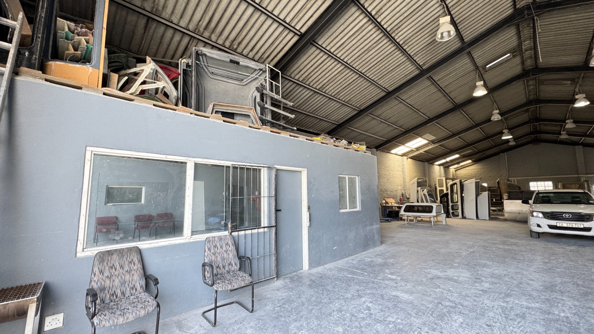 586m² Warehouse with Yard To Let in Montague Gardens, Cape Town