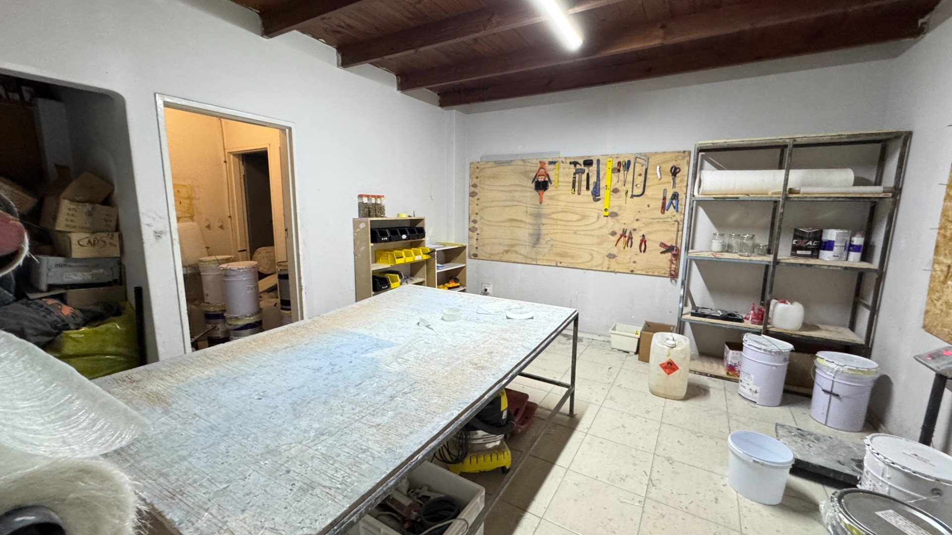 586m² Warehouse with Yard To Let in Montague Gardens, Cape Town