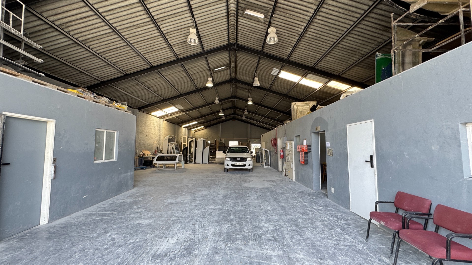 586m² Warehouse with Yard To Let in Montague Gardens, Cape Town
