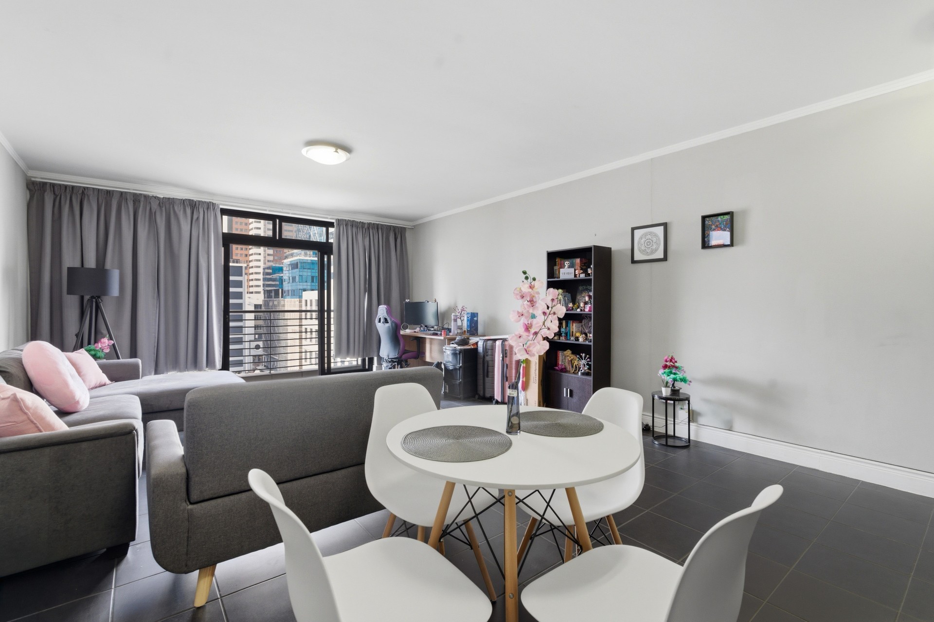 1 Bedroom Apartment For Sale in Quayside, De Waterkant