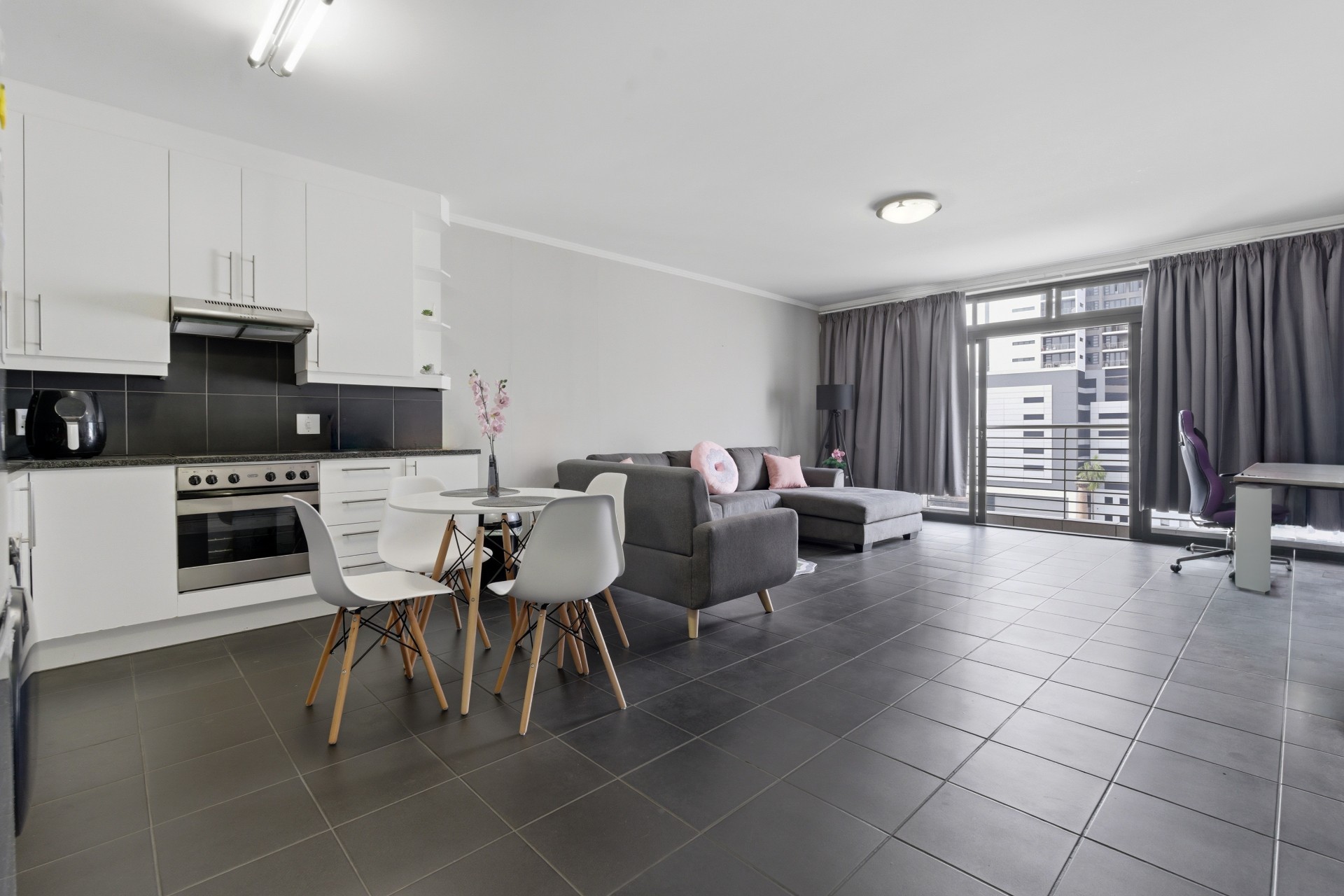 1 Bedroom Apartment For Sale in Quayside, De Waterkant