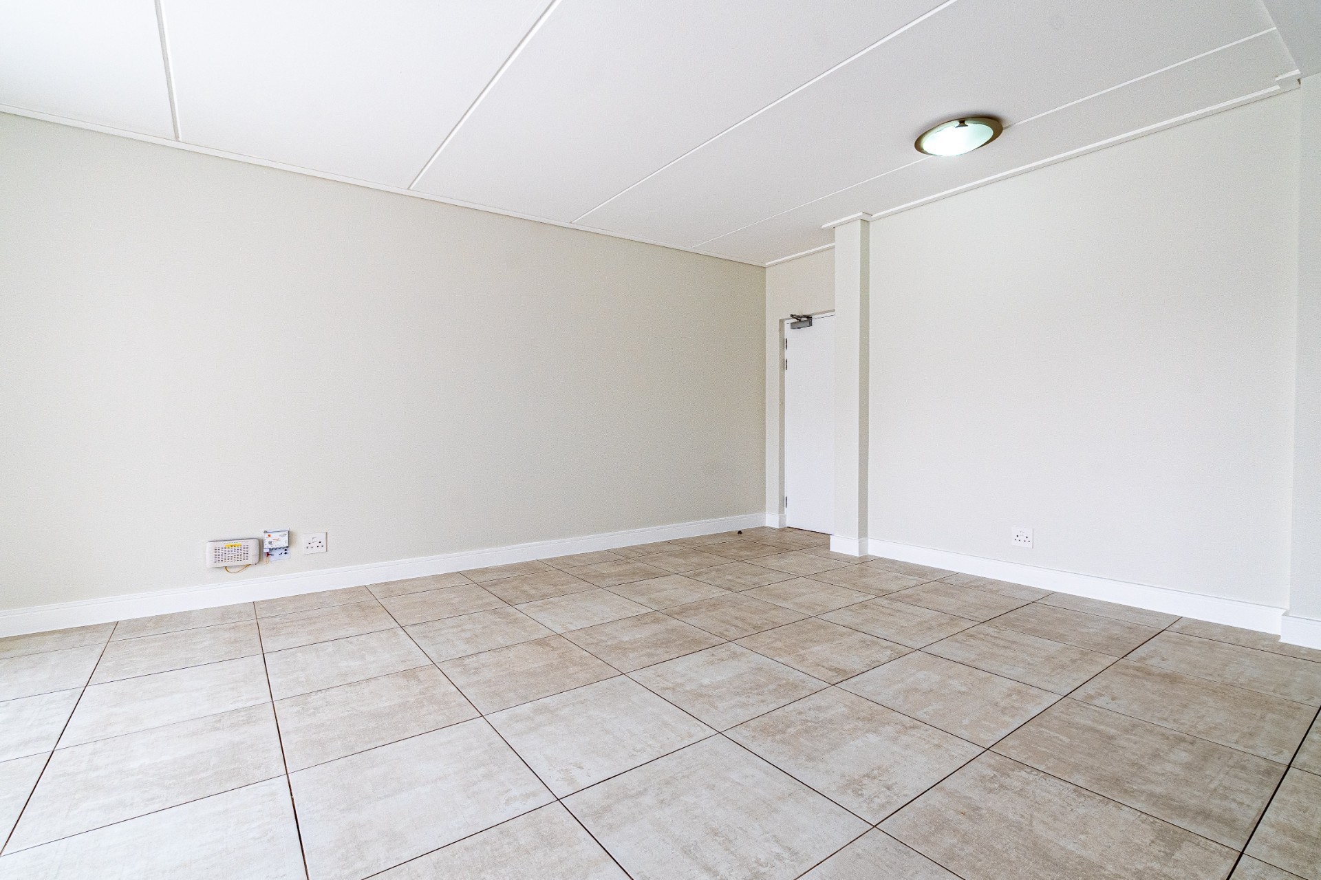 Stylish 3 Bed - 2 Bath Ground Floor Apartment for Sale in The Polofields, Waterfall, Midrand
