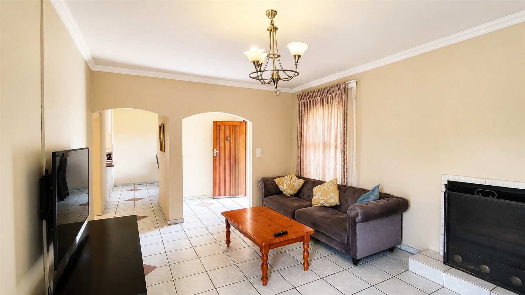 Spacious Family Home with Multiple Living Areas, Brackendowns