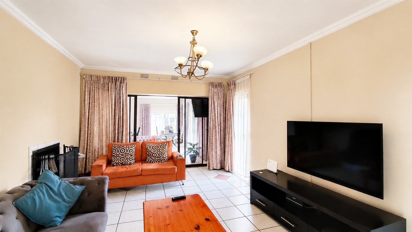 Spacious Family Home with Multiple Living Areas, Brackendowns