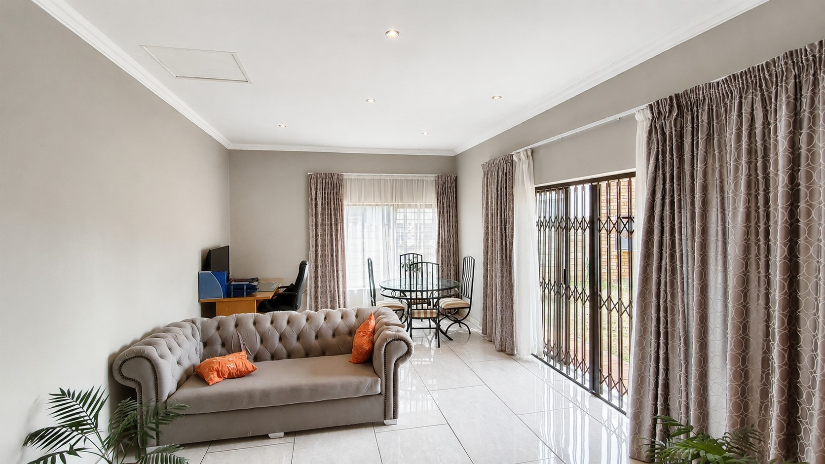 Spacious Family Home with Multiple Living Areas, Brackendowns