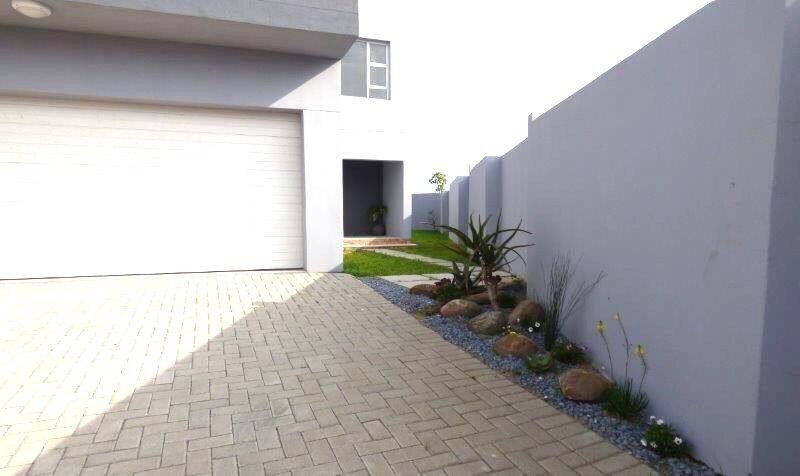 Prestige double story Townhouse Nahoon