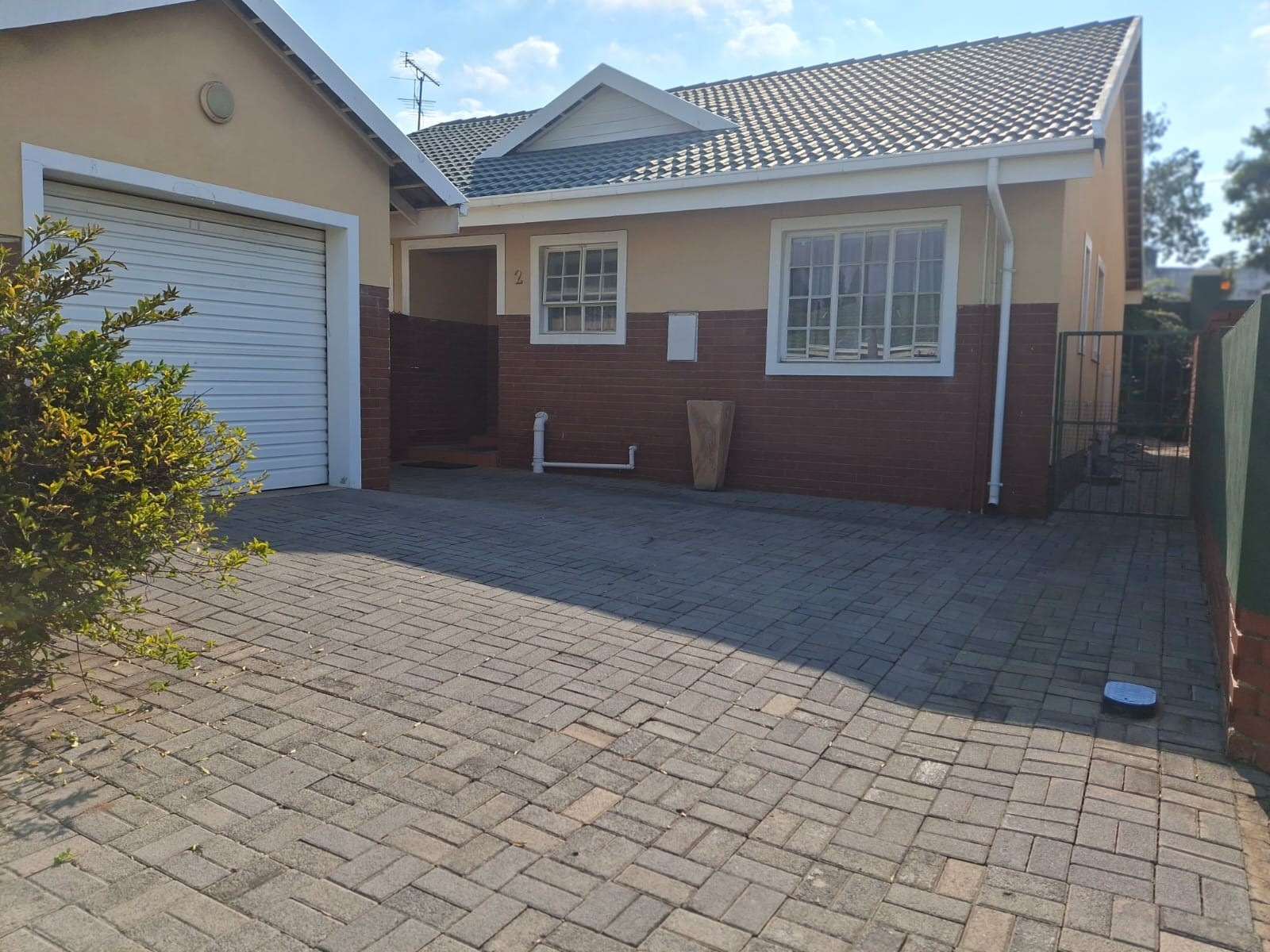 Townhouse for Sale in South Crest, Alberton