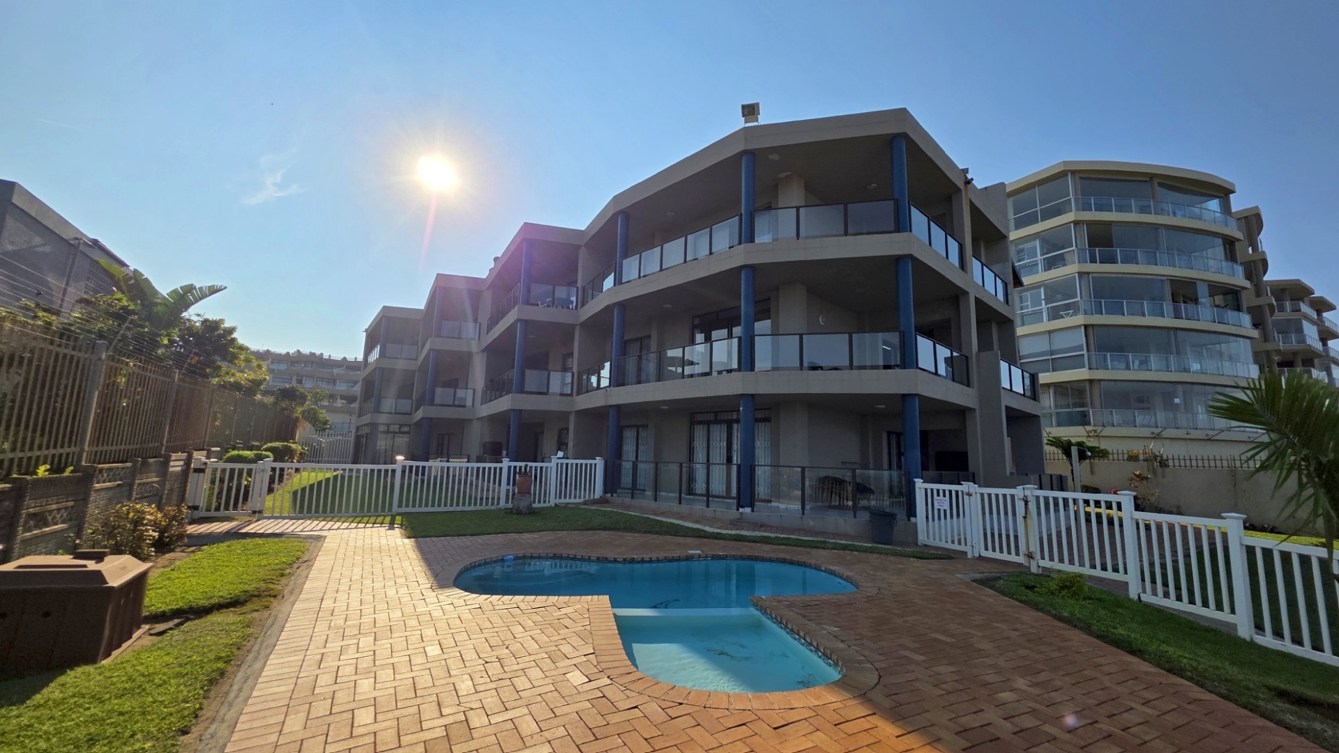 Spectacular 2 Bedroom, Ground Floor Apartment For Sale in Manaba Beach, Margate, KwaZulu Natal