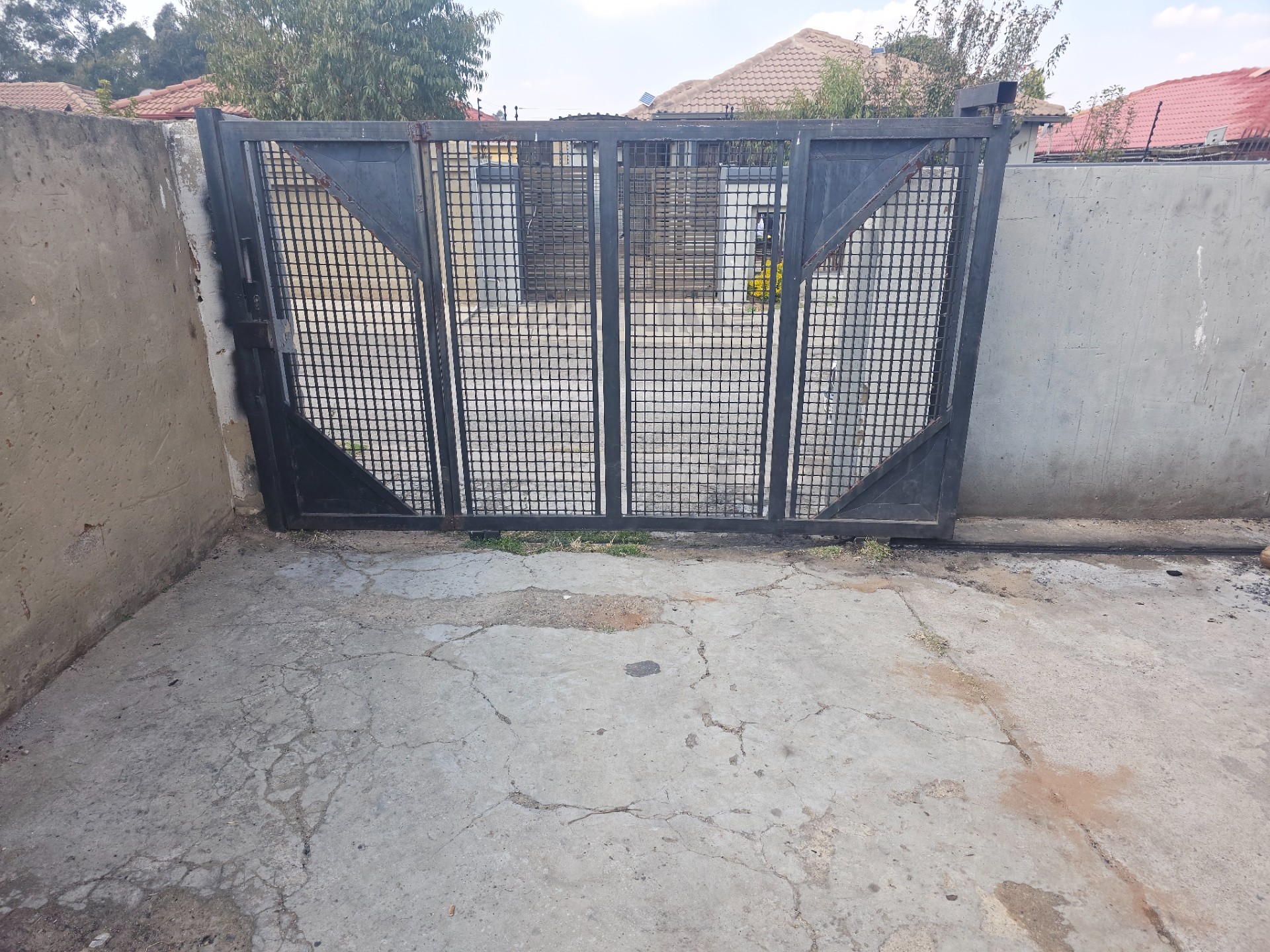 3 Unit Investment Property For Sale in Riverlea, Johannesburg
