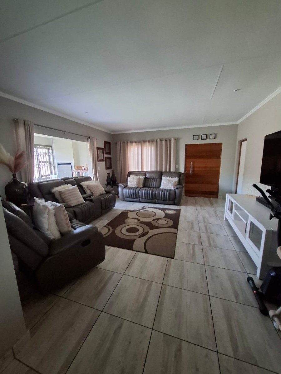 House For Sale in Sunair Park, Brakpan