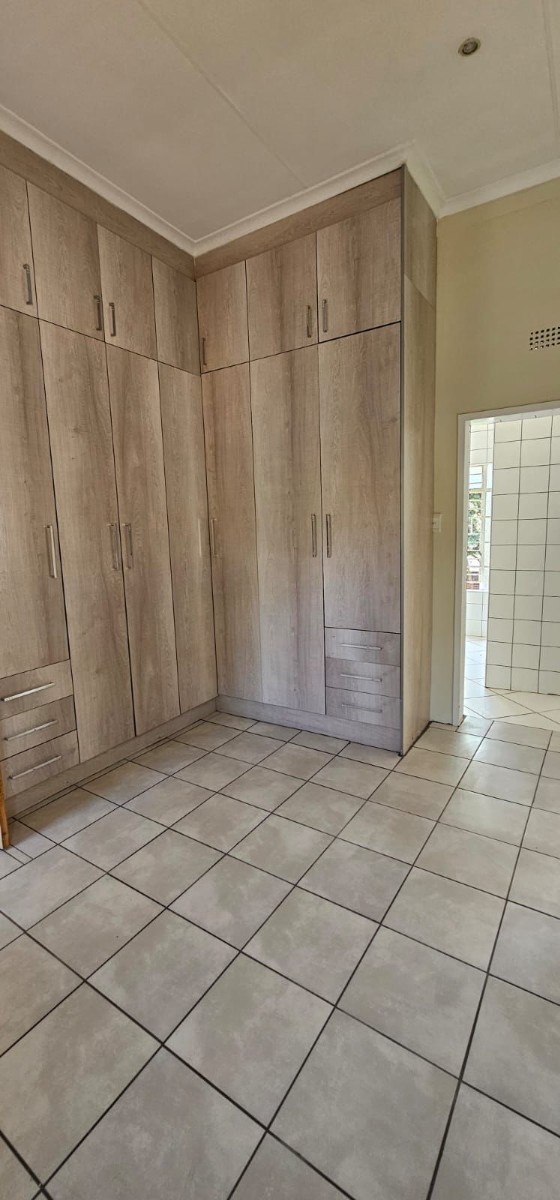 Room to Rent in a Communal House in highly sought after Melville, Johannesburg