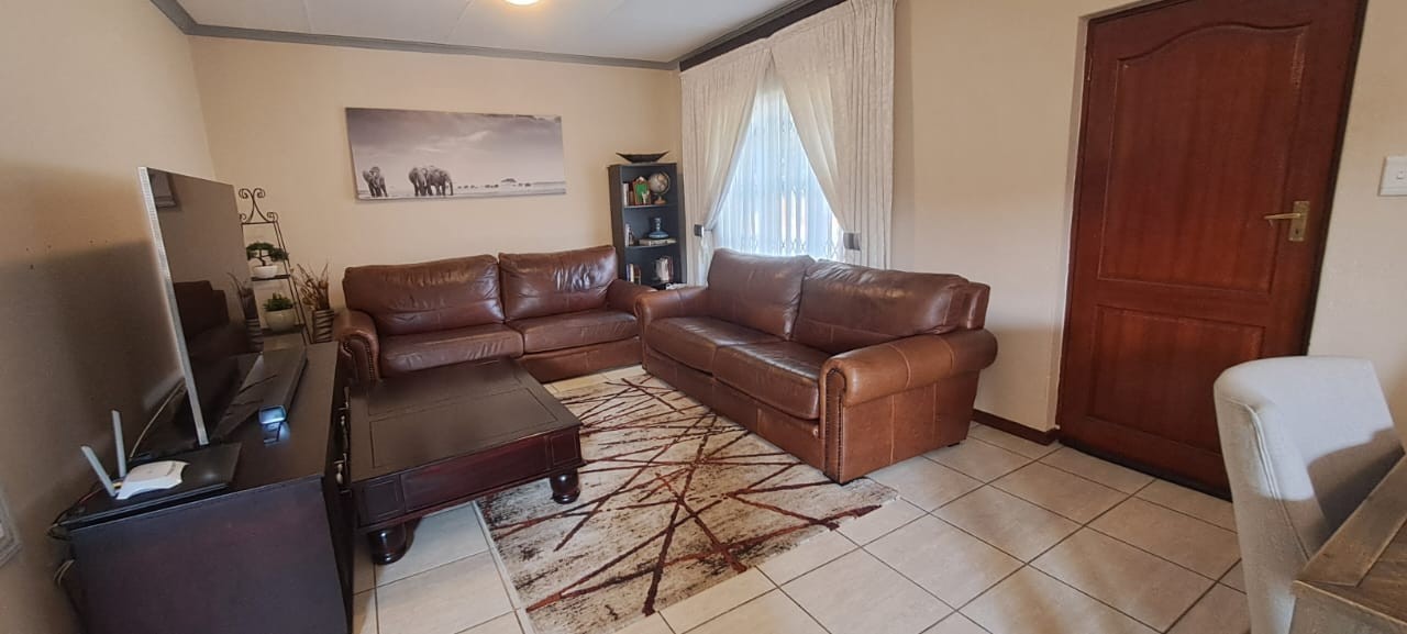 Beautiful 3-Bedroom Family Home To Rent in Secure Estate