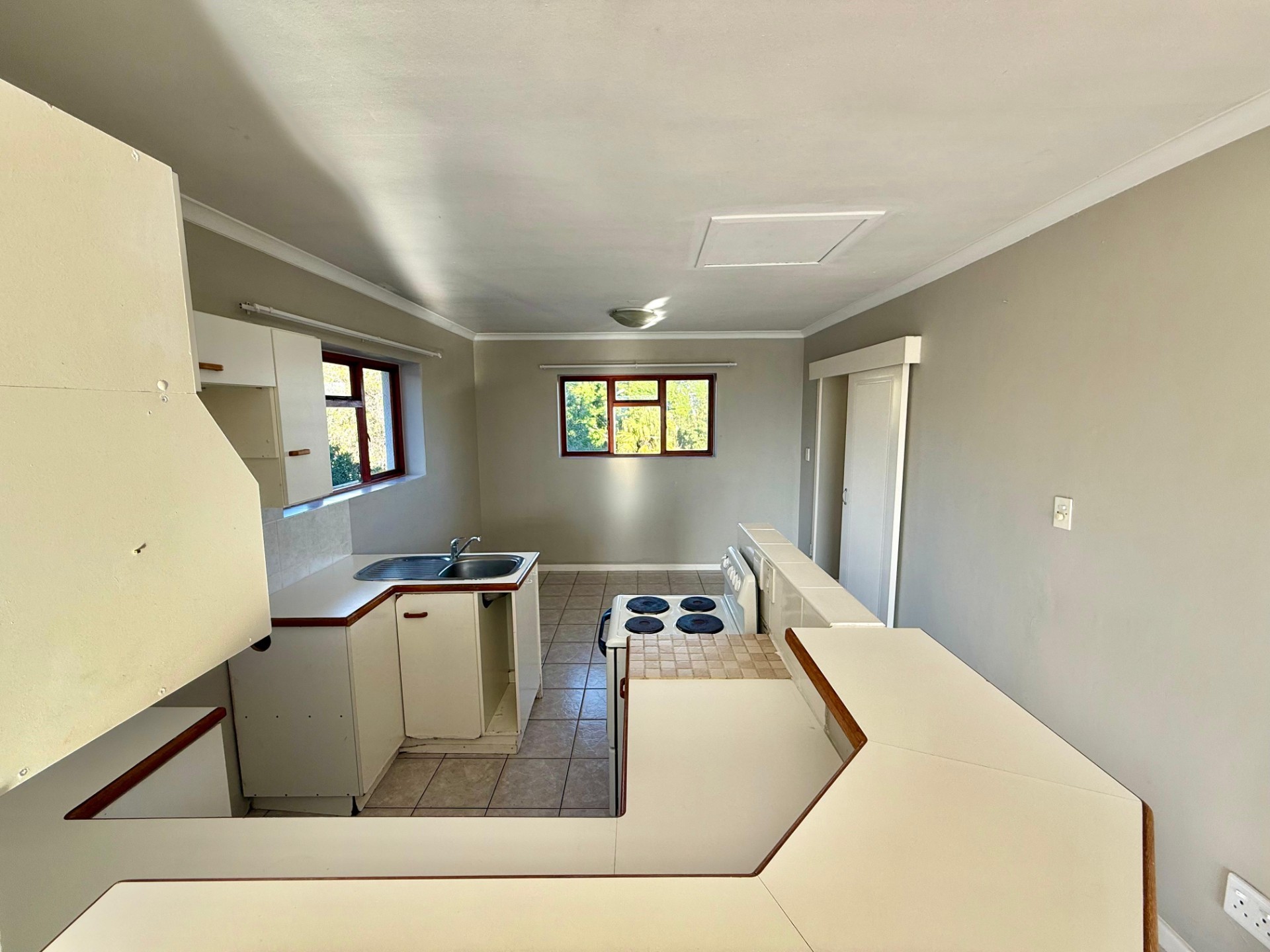 2-Bedroom, 2-Bathroom Duplex Flatlet with Spectacular Views to Rent in Steynsrust, Somerset-West