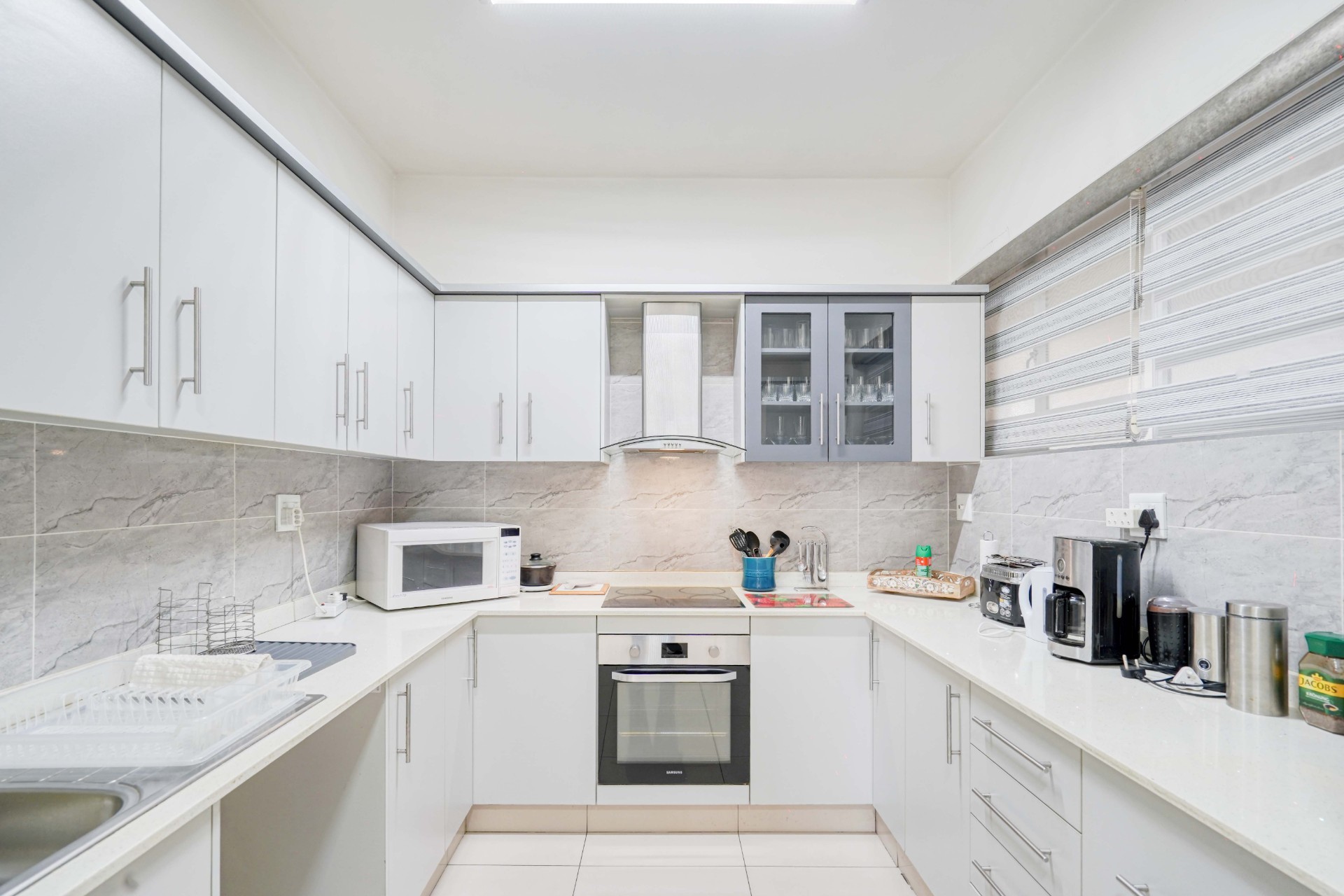 Spacious 123m² Unit with Ocean Views in North Beach