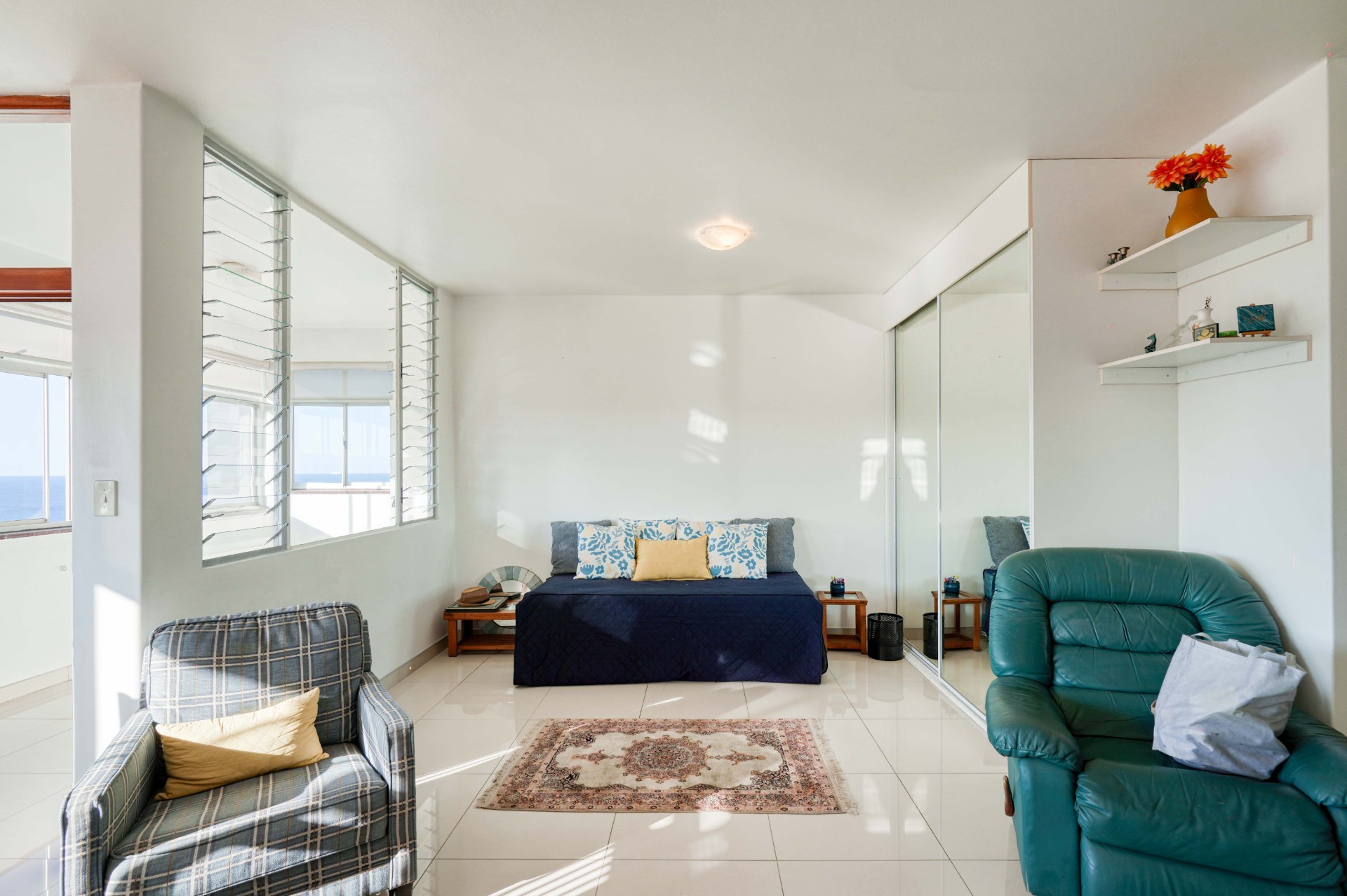 Spacious 123m² Unit with Ocean Views in North Beach