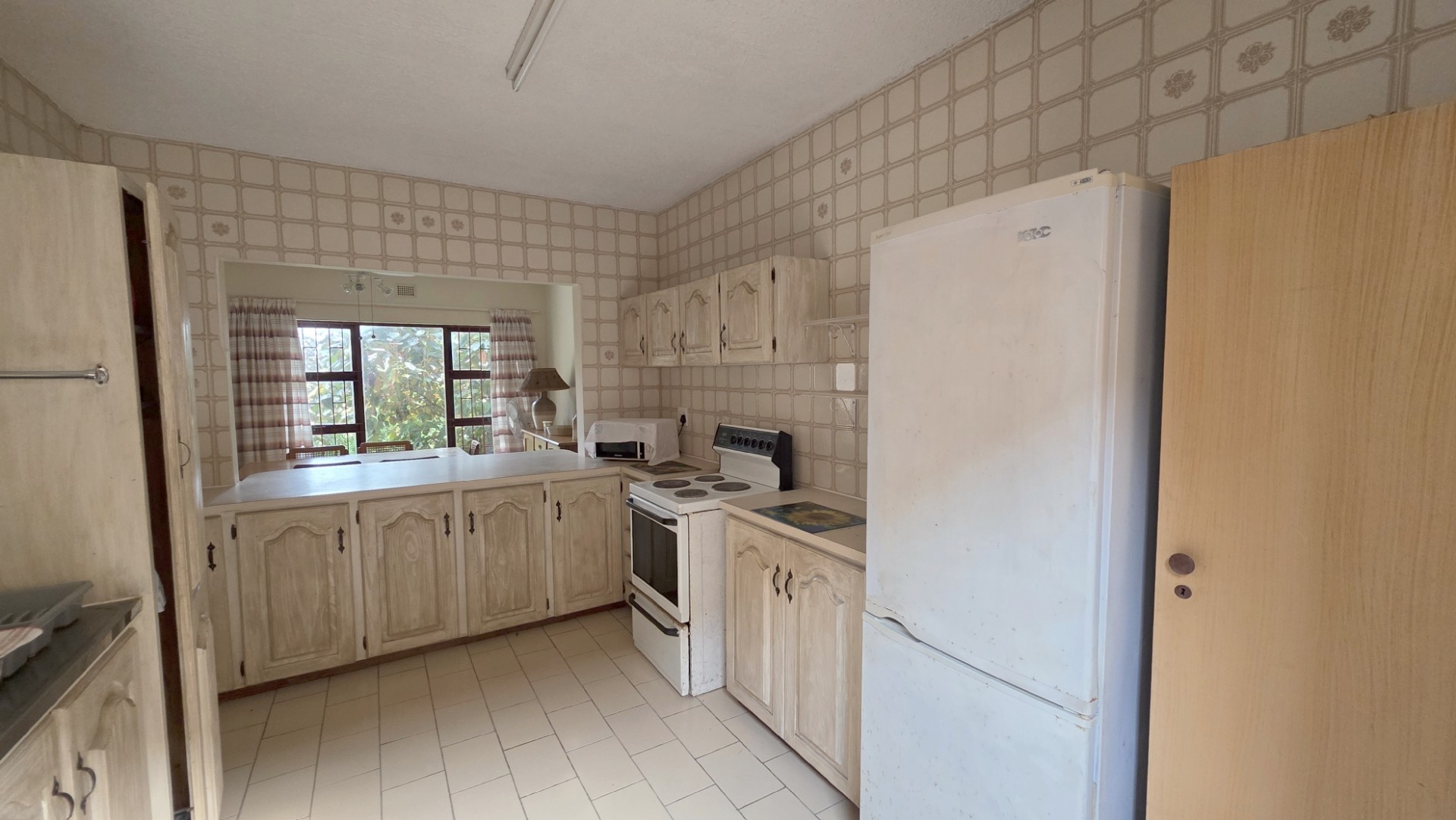 Beautiful Beachfront Duplex For Sale in Shelly Beach, KwaZulu Natal