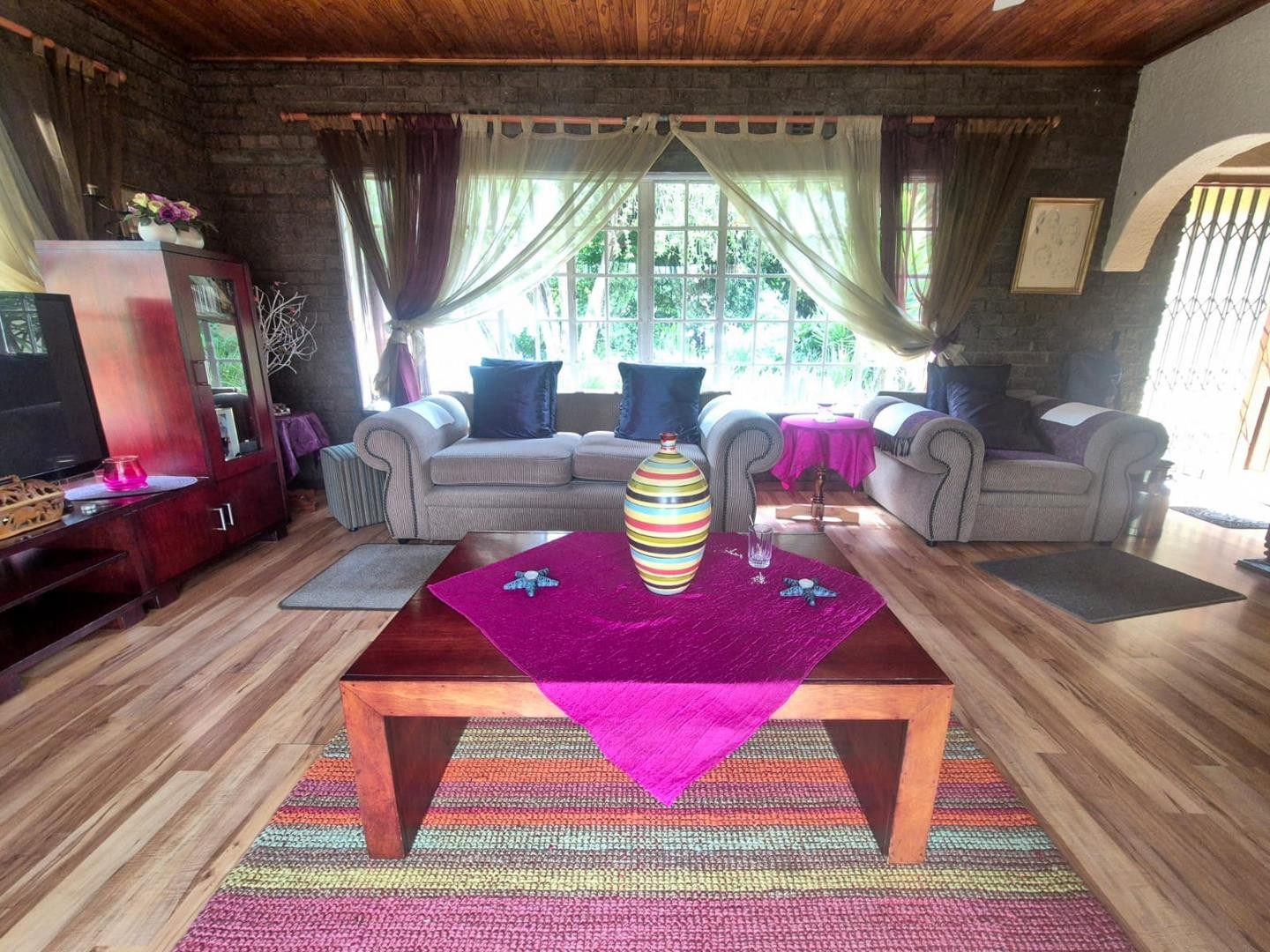 Versatile Family Living with a Modern Granny Flat And Excellent Income Potential!