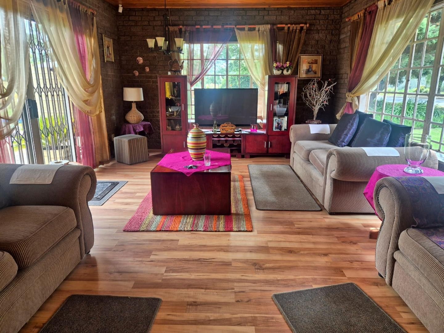 Versatile Family Living with a Modern Granny Flat And Excellent Income Potential!