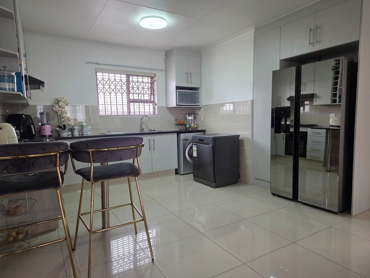 Secure 3 Bed / 2 Bath Parkrand