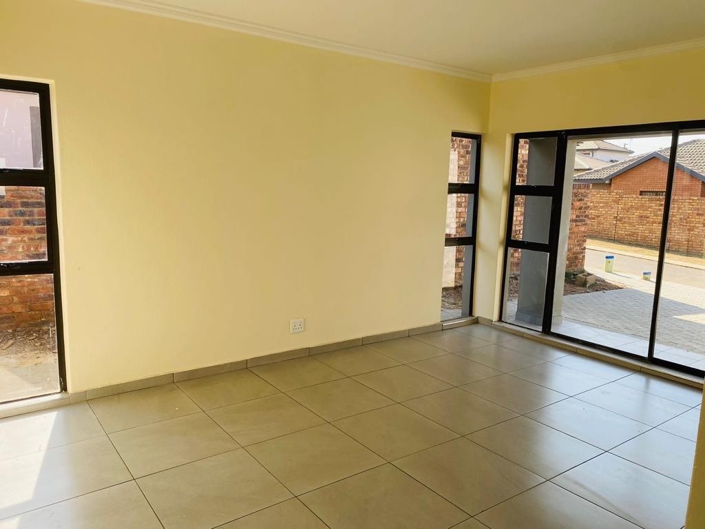 Duplex To Rent in The Hills Game Reserve Estate, Pretoria