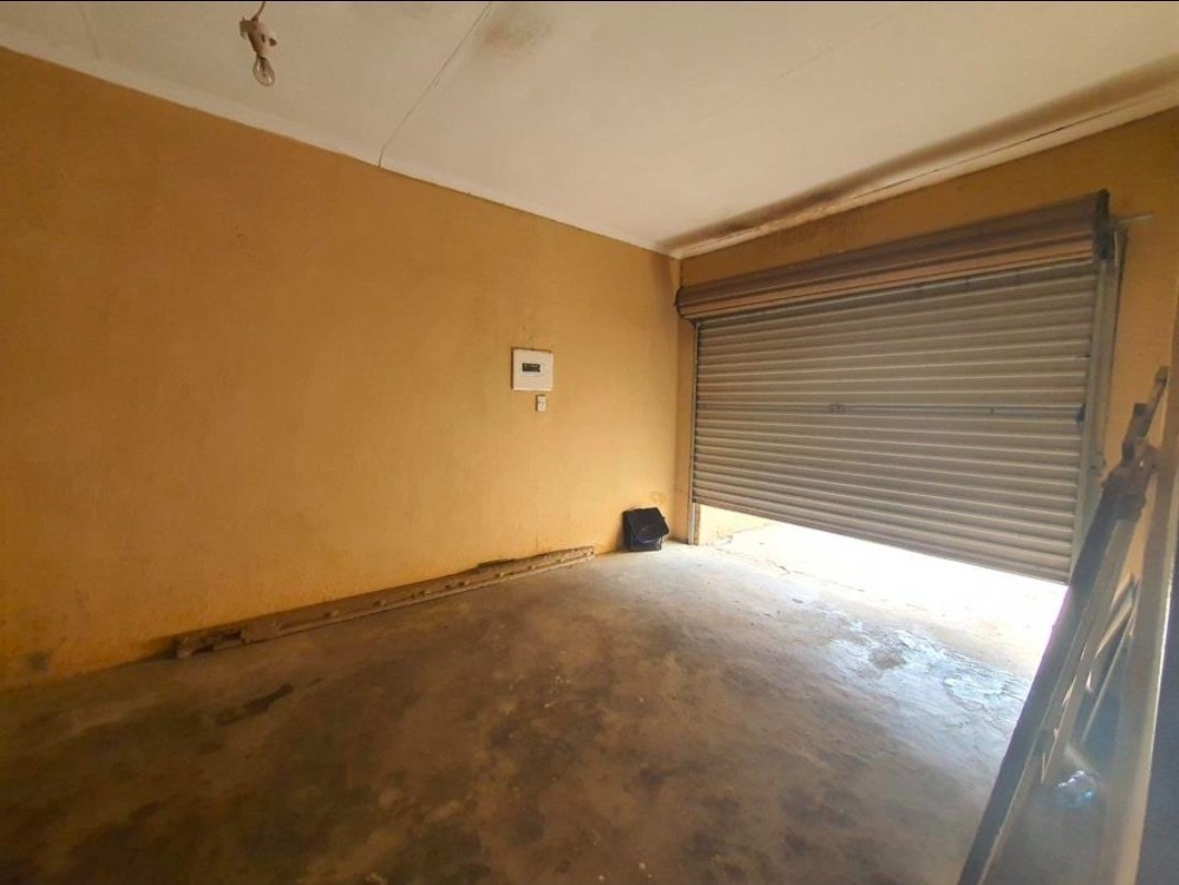 House For Sale in Tsakane Ext 1, Tsakane, Brakpan