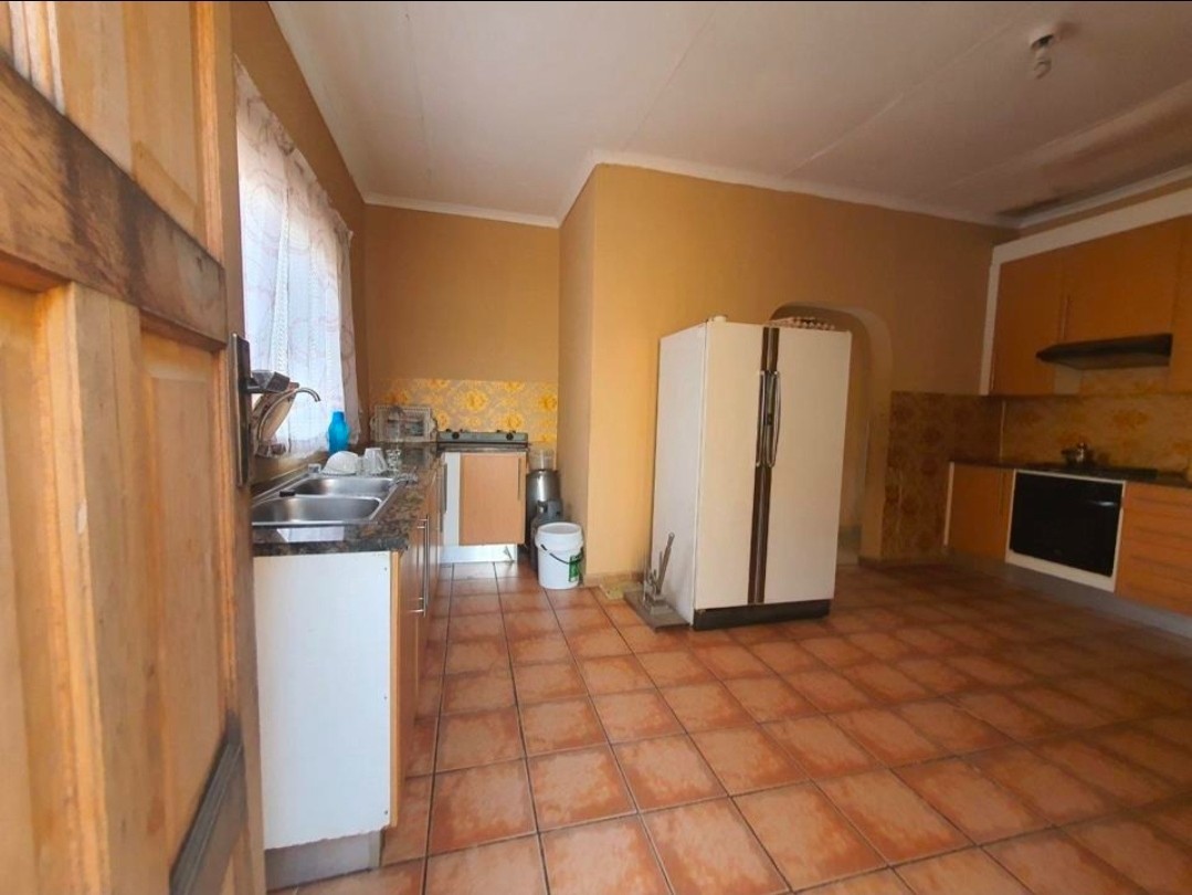 House For Sale in Tsakane Ext 1, Tsakane, Brakpan