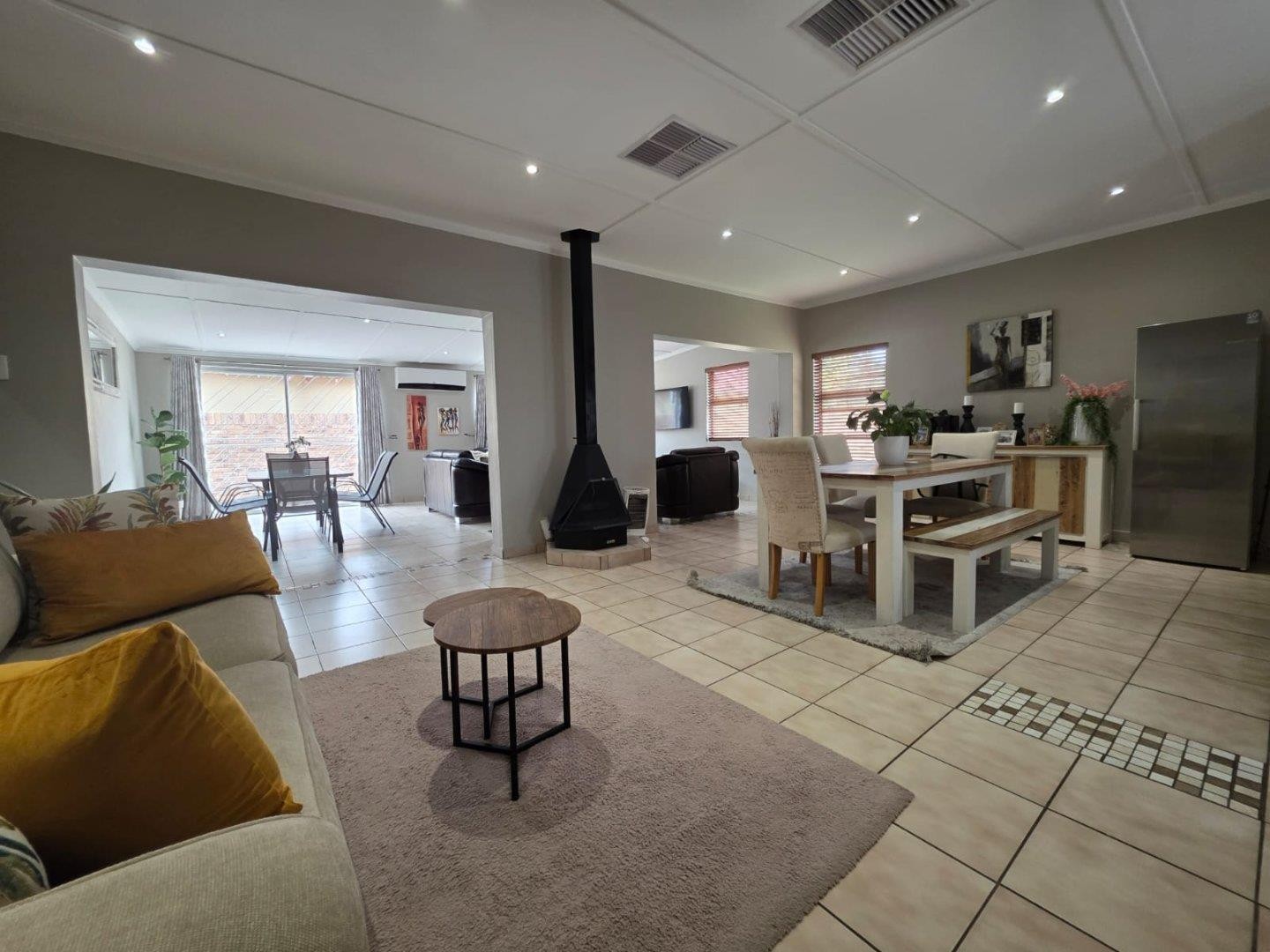 Welcome to Your Secure Move-in Ready Oasis in Carters Glen, Kimberley
