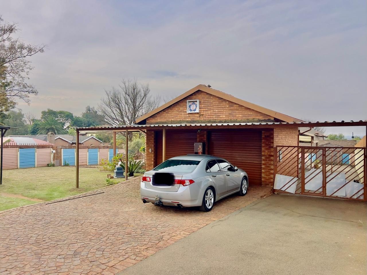 House For Sale in Palm Ridge, Alberton