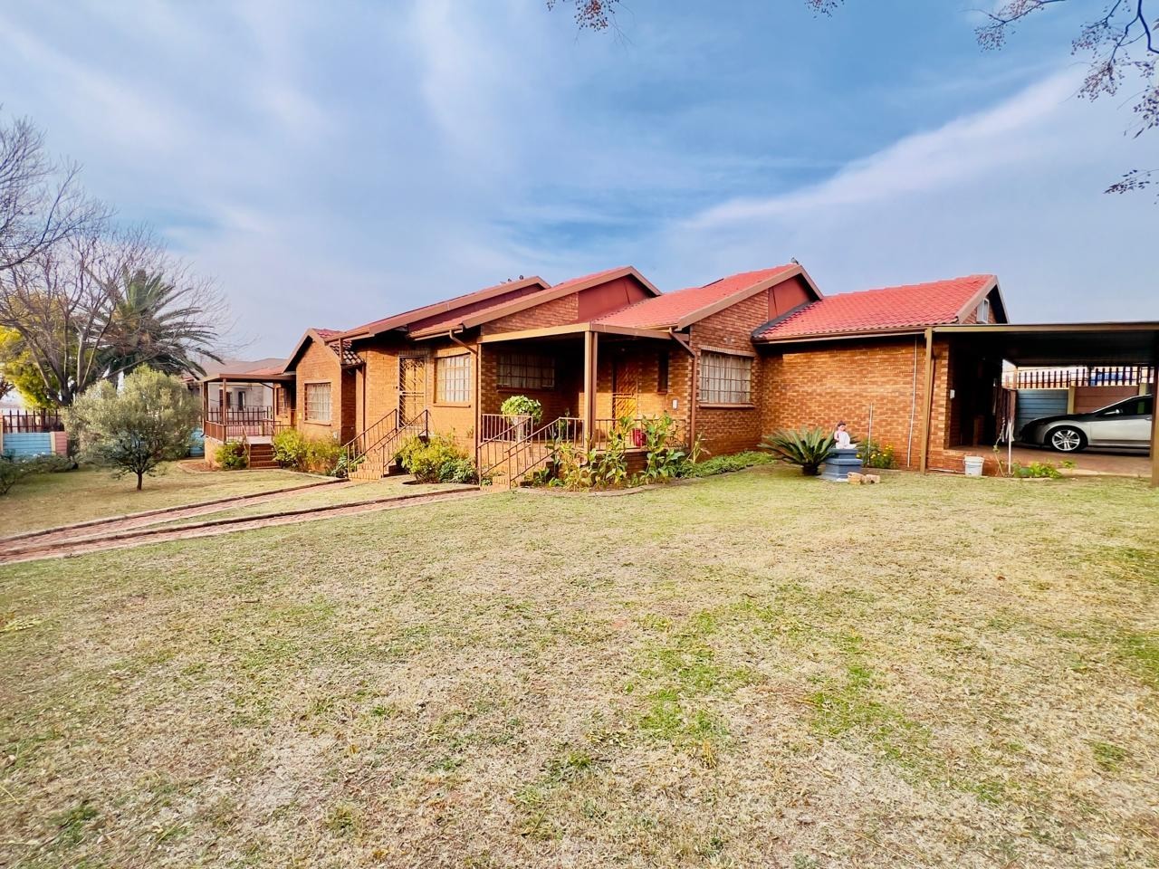 House For Sale in Palm Ridge, Alberton