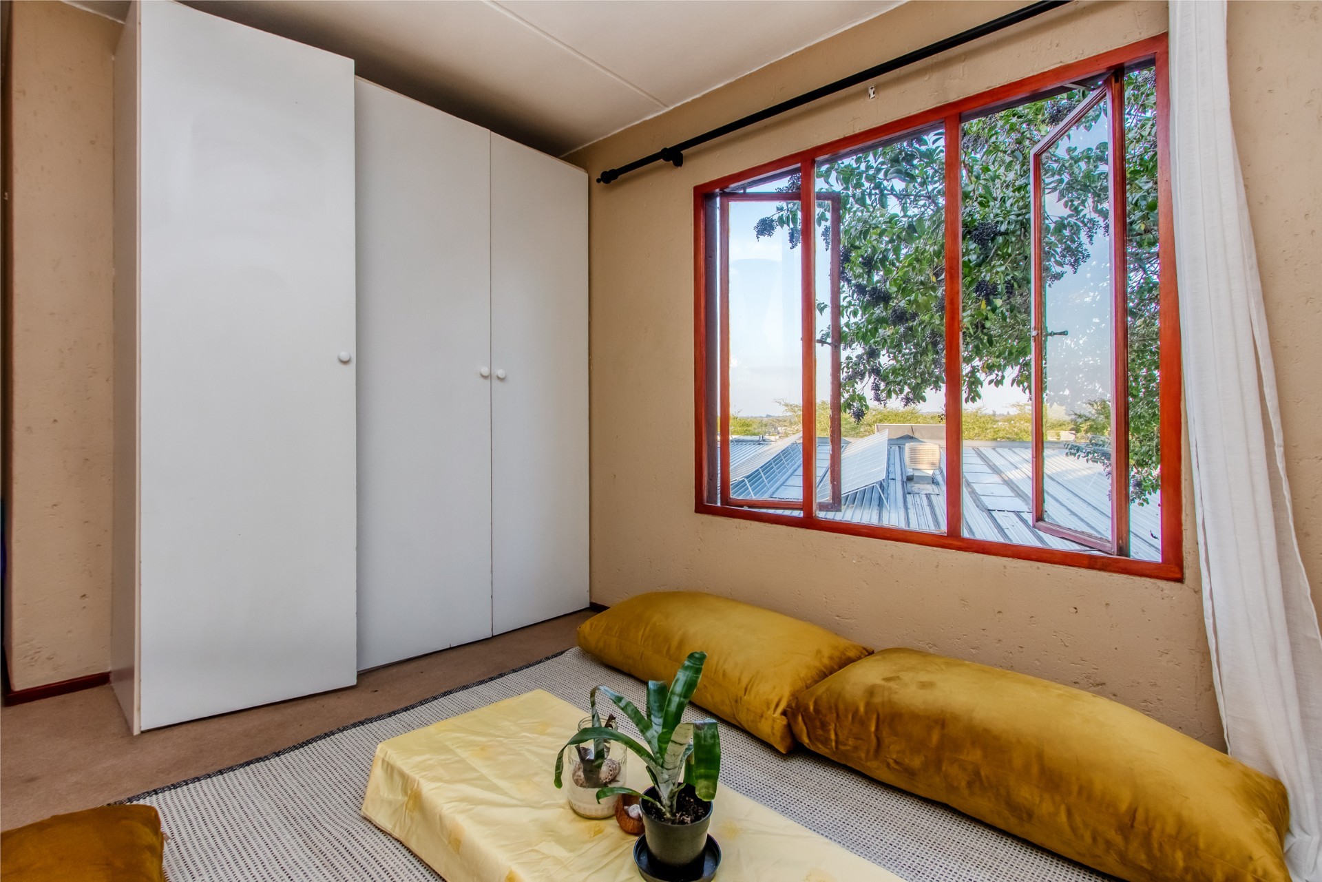 Bright and Spacious Loft Apartment in Bromhof with Massive Entertainment Patio and Stunning Views