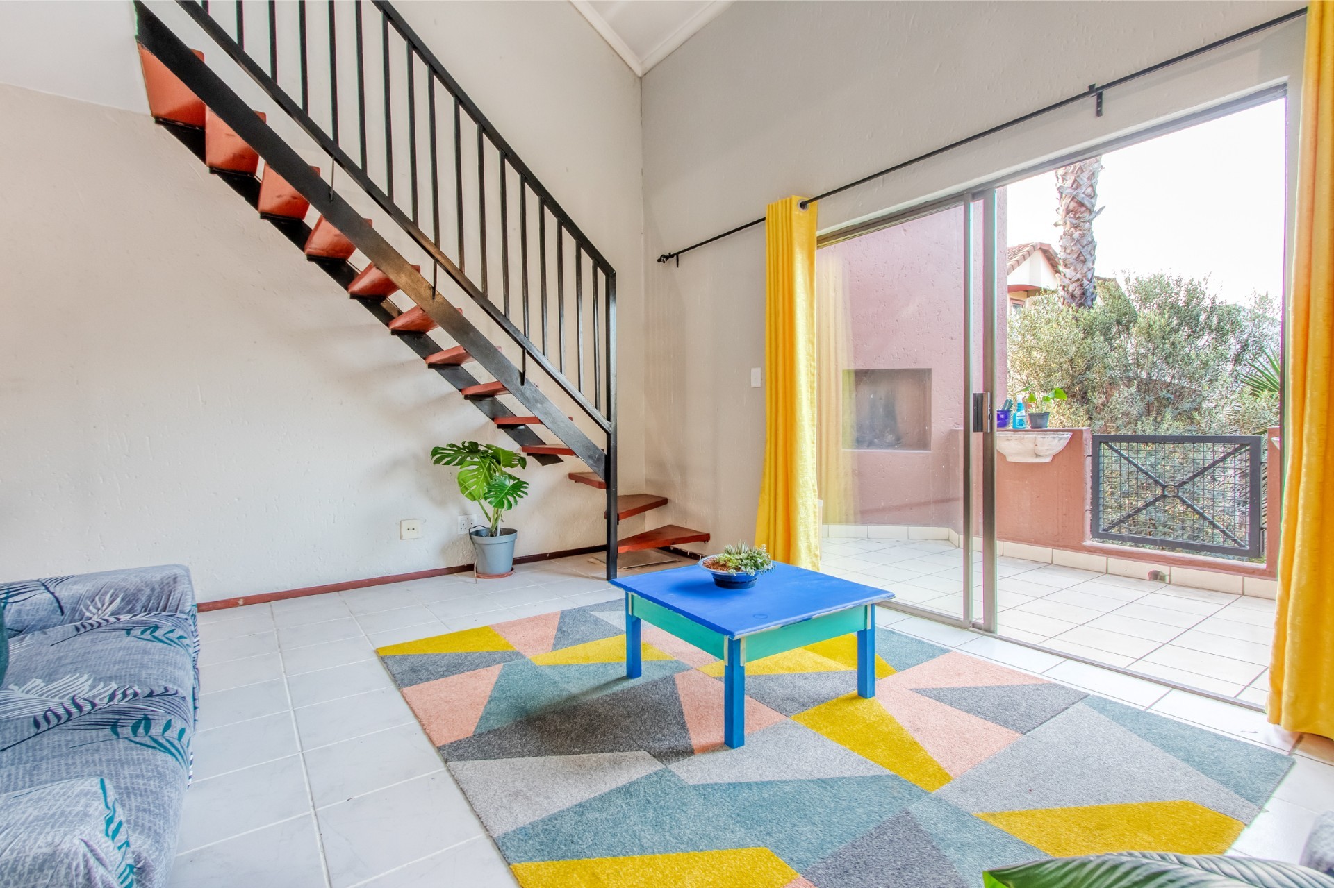 Bright and Spacious Loft Apartment in Bromhof with Massive Entertainment Patio and Stunning Views