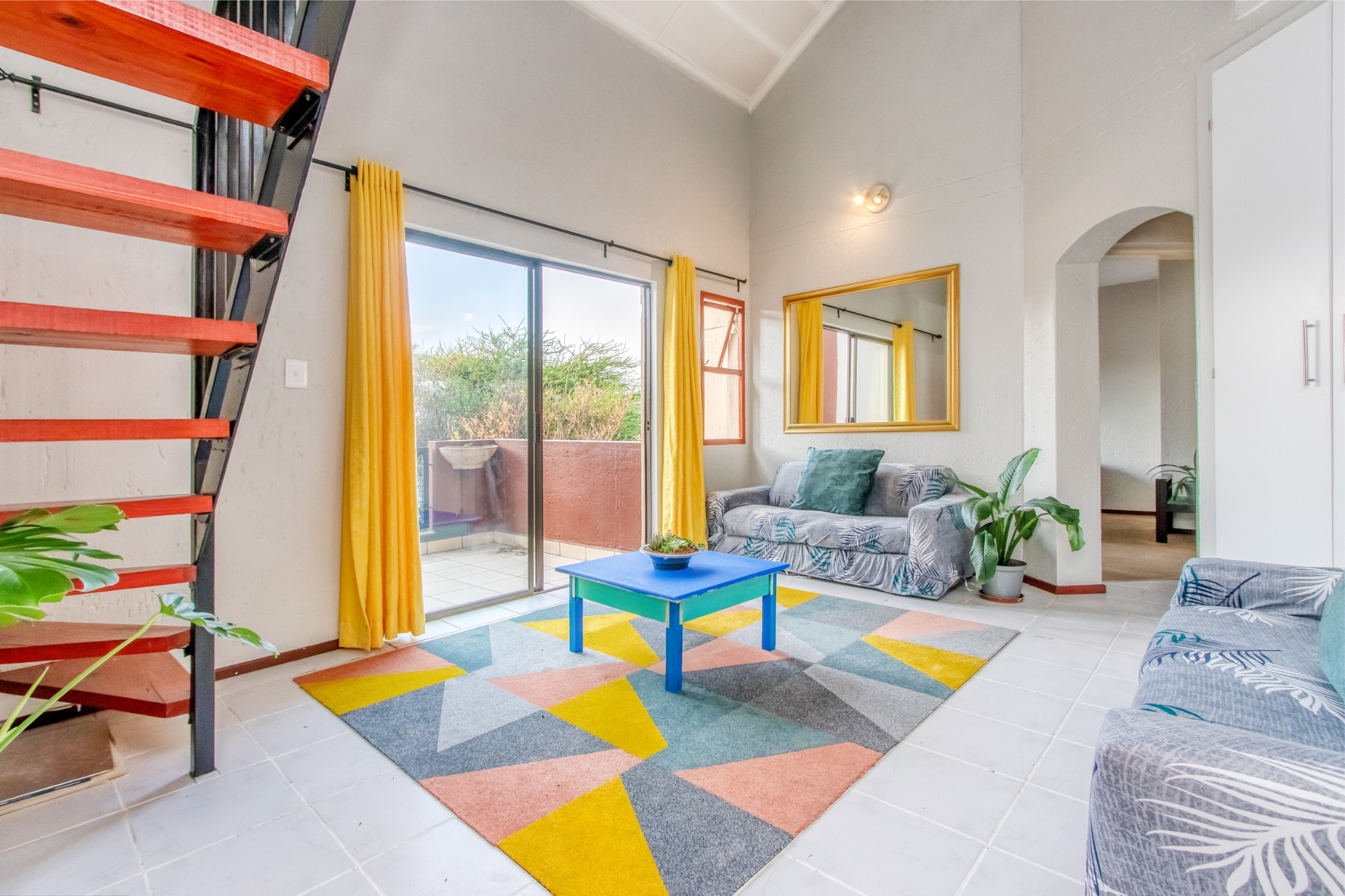 Bright and Spacious Loft Apartment in Bromhof with Massive Entertainment Patio and Stunning Views