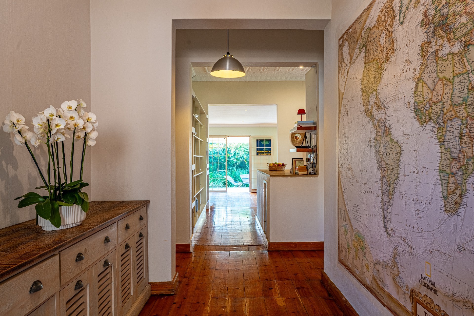 Charming Double Stand Home and Cottage in Prime Parkhurst Location