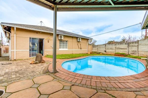 Spacious Family Home with Flatlet in Gerdview