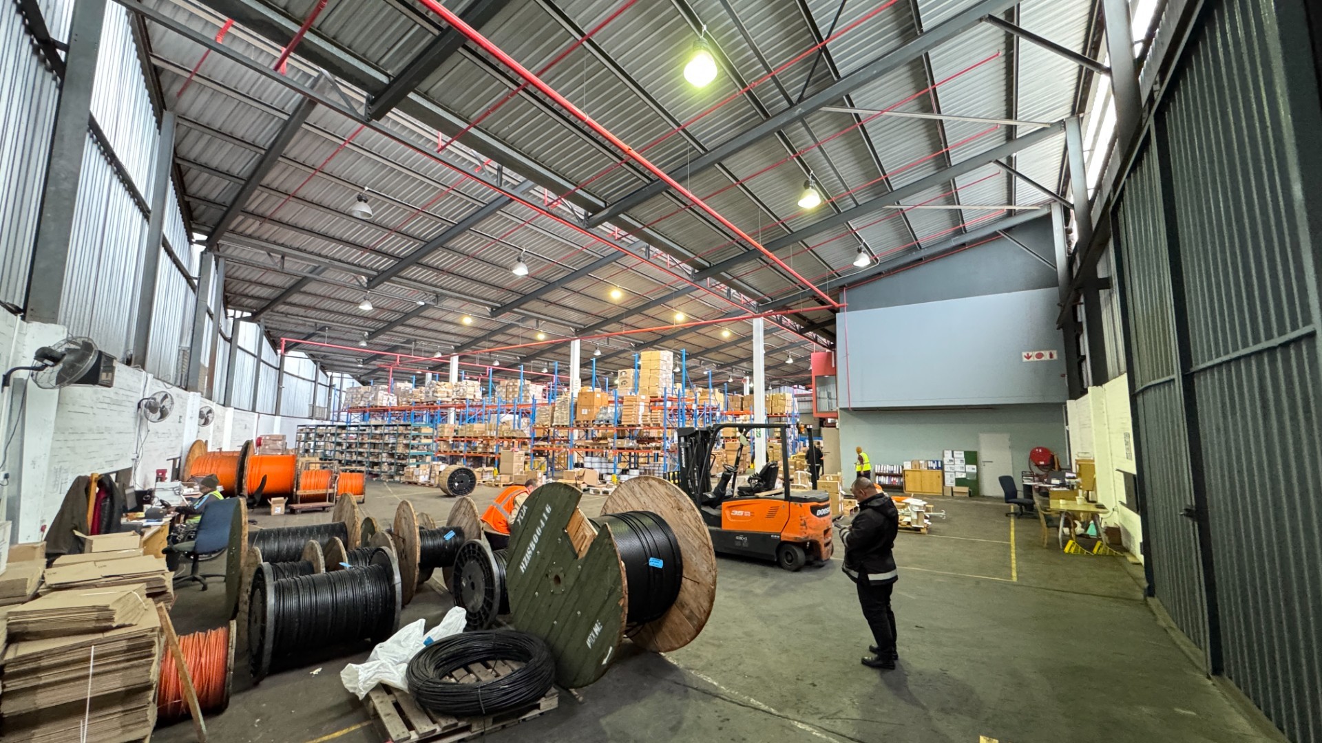 5,552m² | Neat and Secure Industrial Warehouse To Let in Epping Industrial, Cape Town