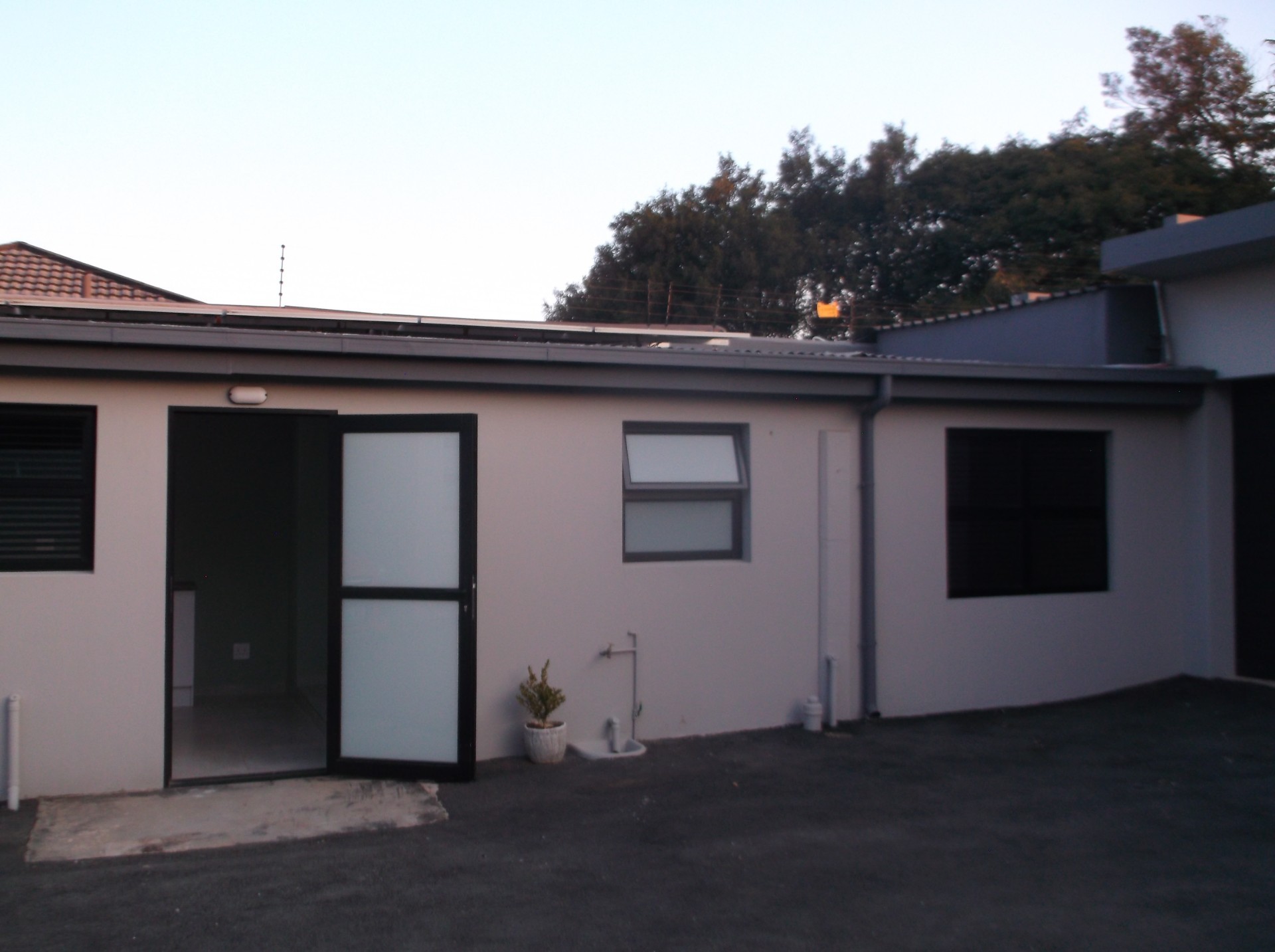 Modern One Bedroom Cottage for Rent