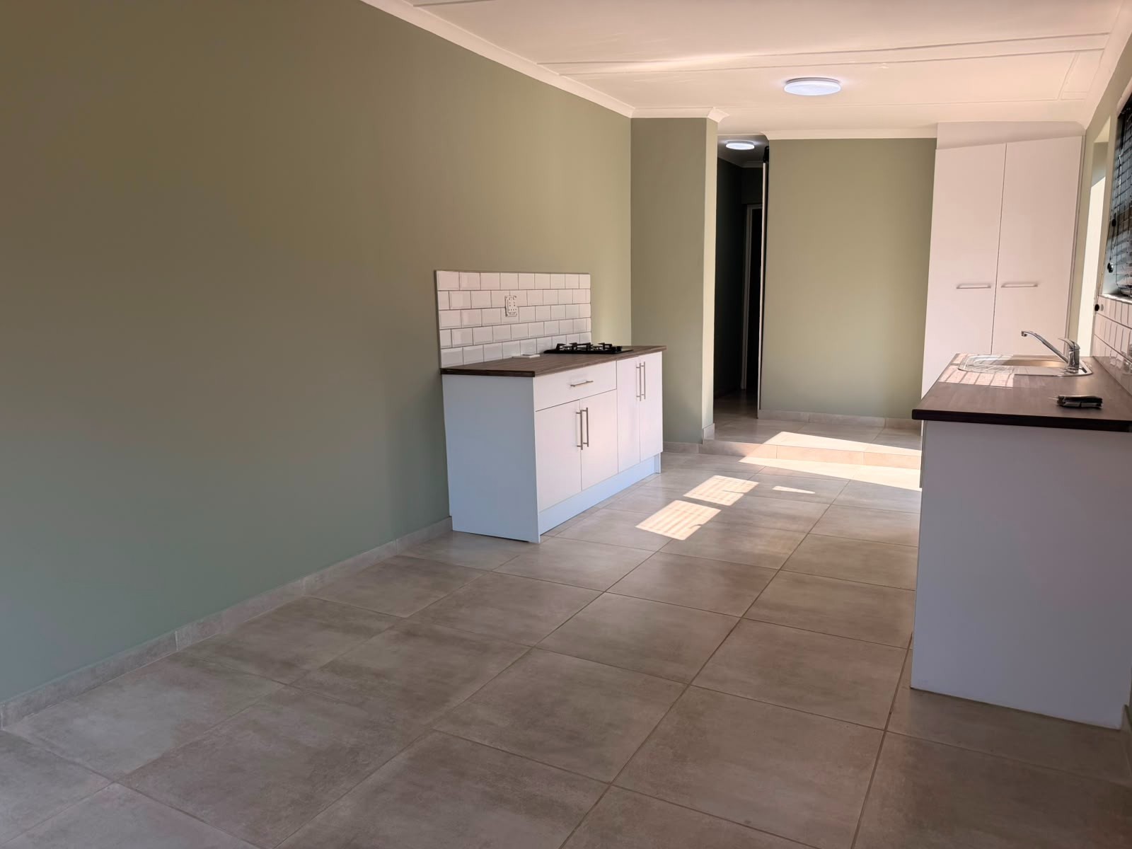 Modern One Bedroom Cottage for Rent