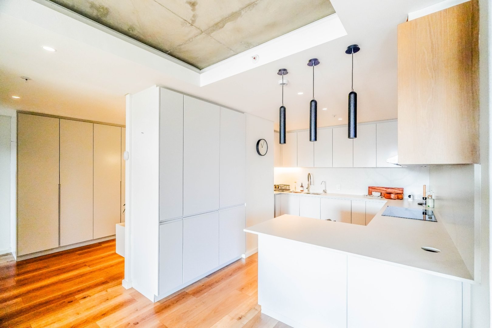 Apartment For Sale in Sea Point, Cape Town