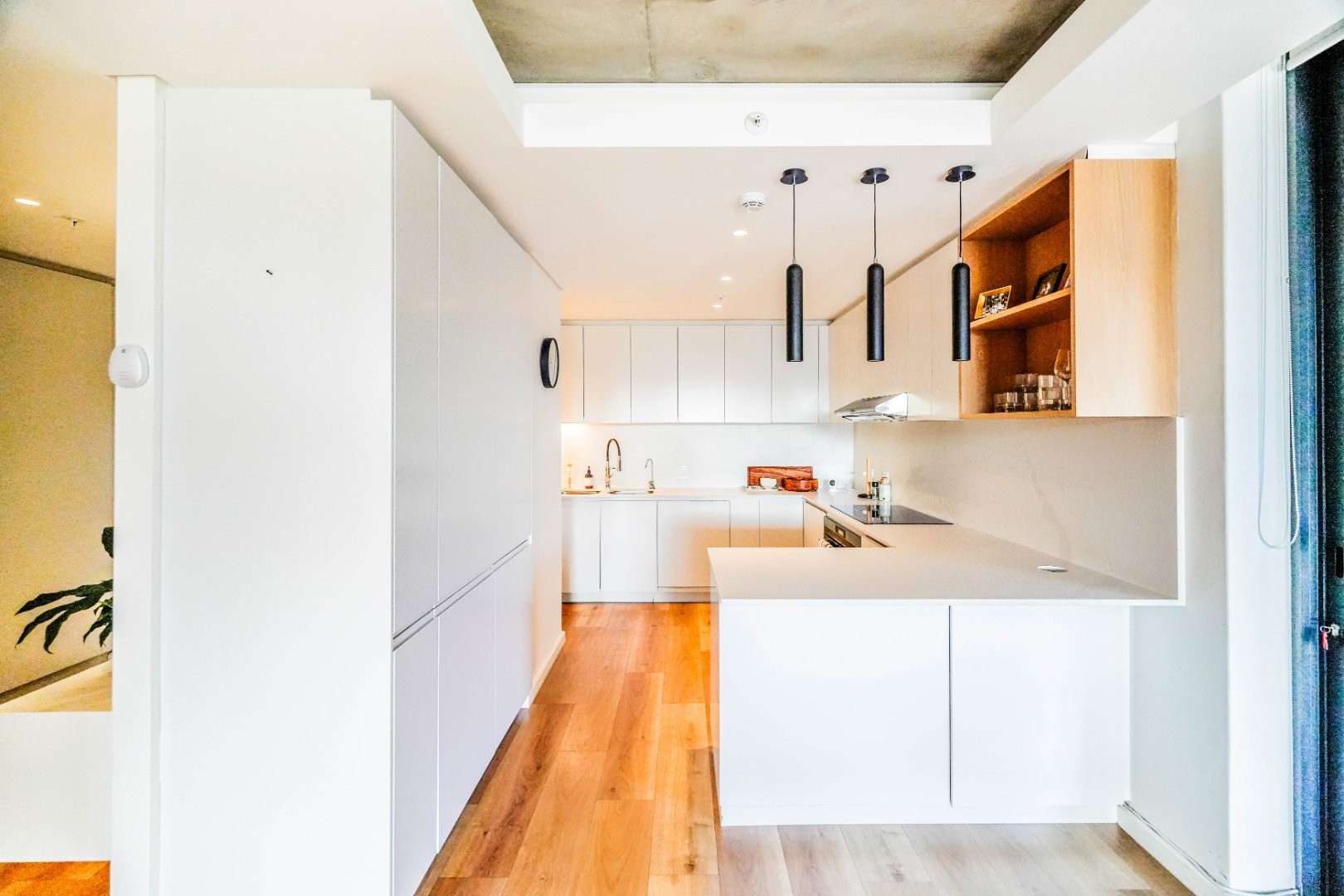 Apartment For Sale in Sea Point, Cape Town