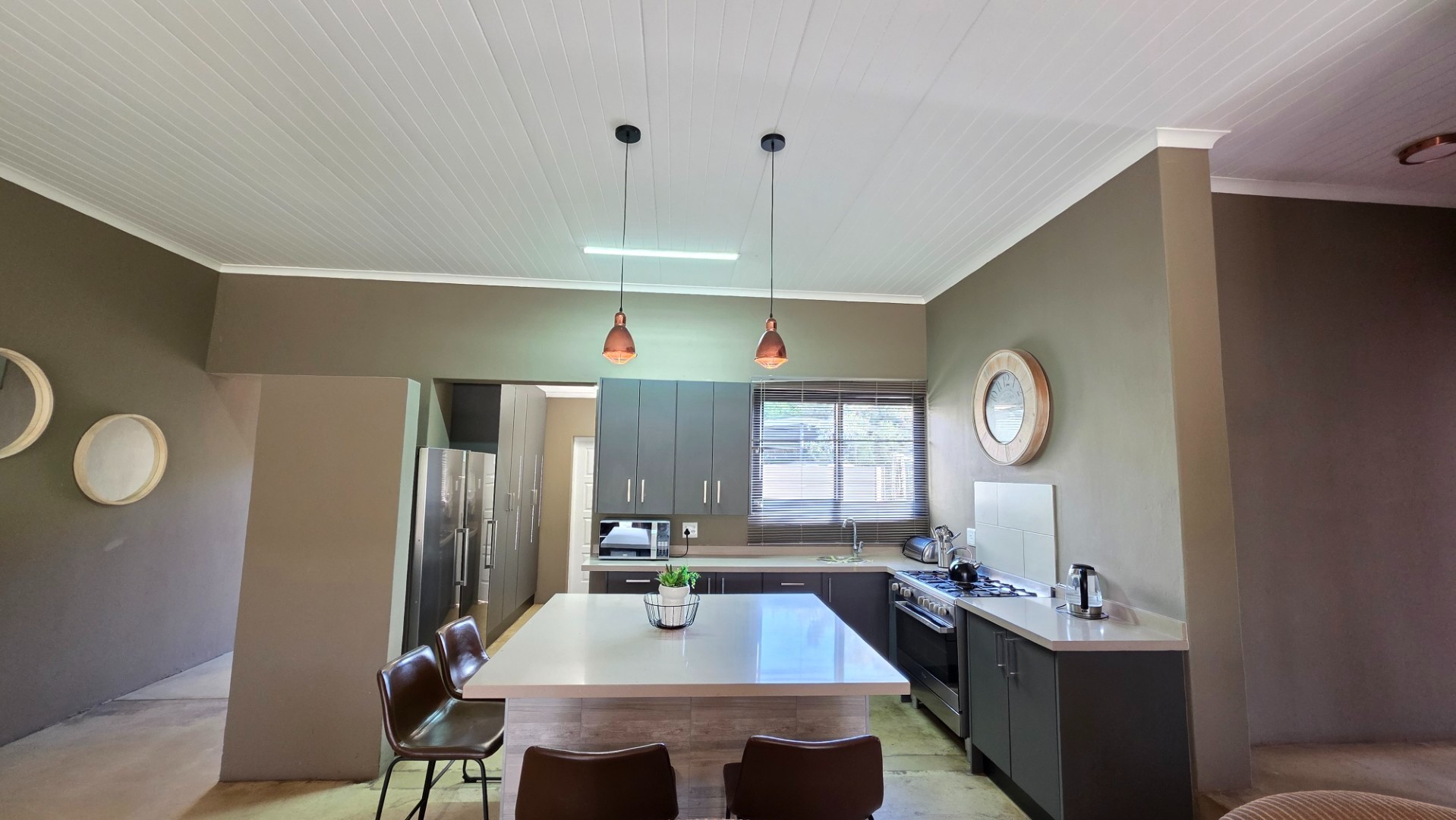 Zwartkloof - Five bedroom home with spectacular Waterberg Mountain views - Fully Furnished