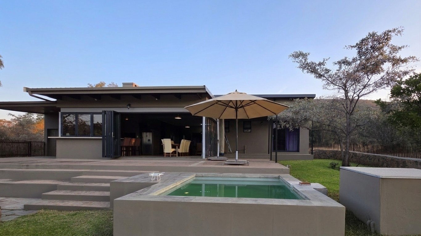 Zwartkloof - Five bedroom home with spectacular Waterberg Mountain views - Fully Furnished