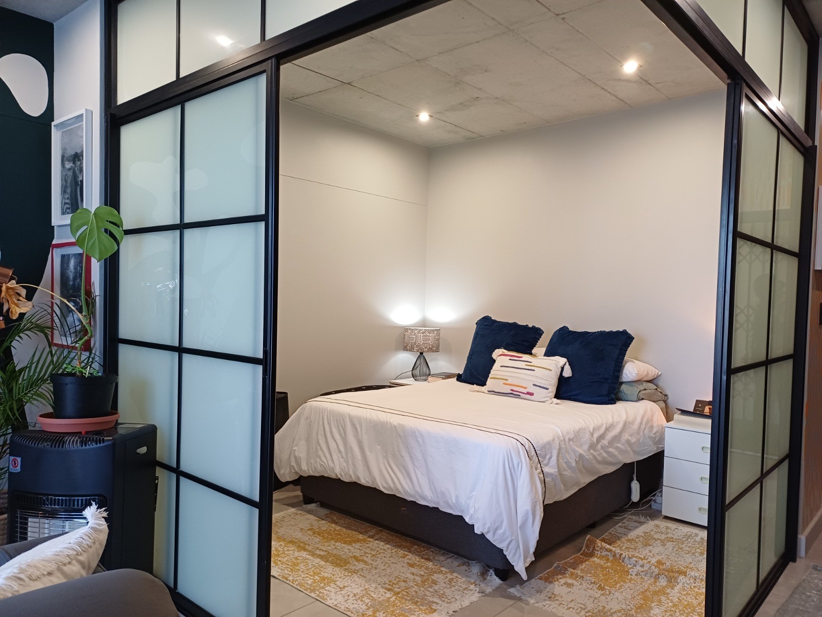 ONE BEDROOM APARTMENT FOR SALE IN TABLE VIEW