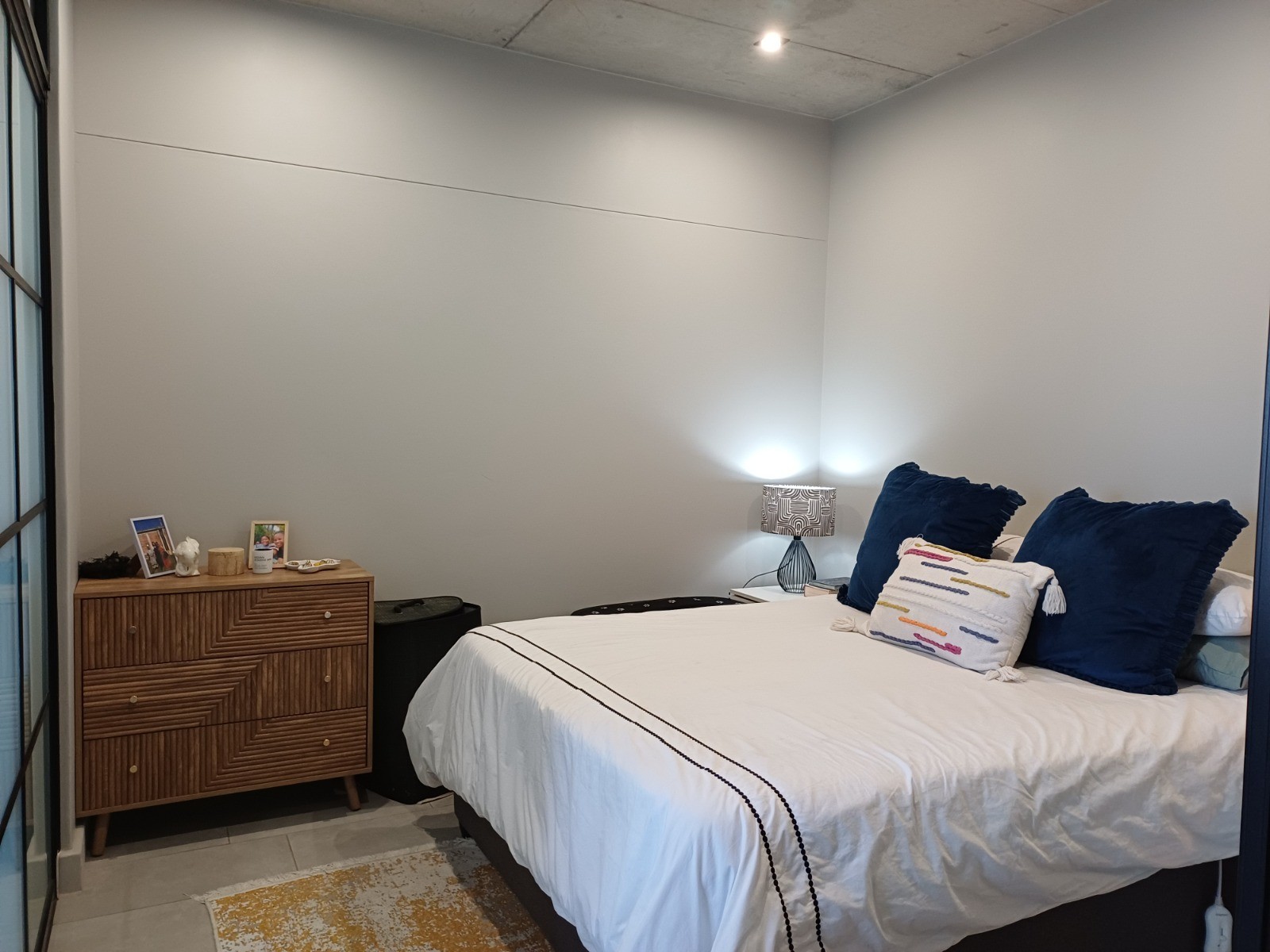 ONE BEDROOM APARTMENT FOR SALE IN TABLE VIEW
