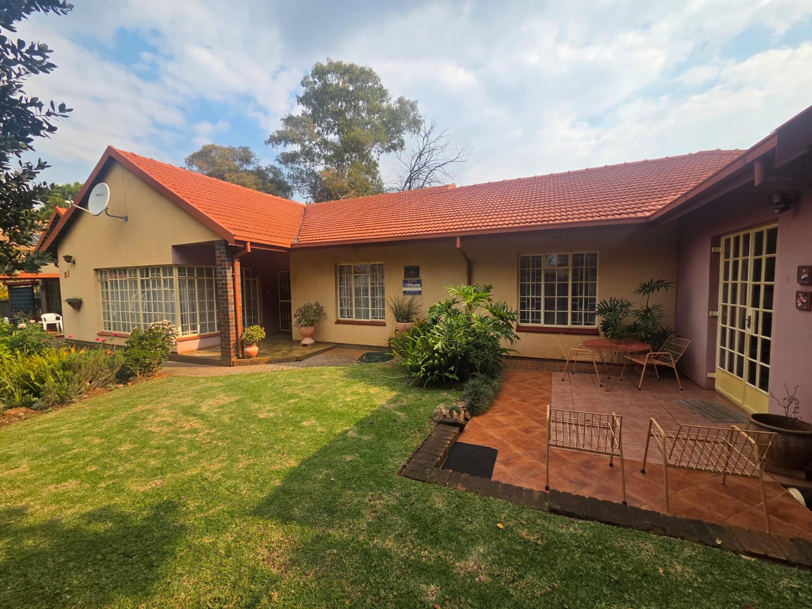 Spacious 4-Bedroom Family Home with Flatlet Potential, Pool and Borehole